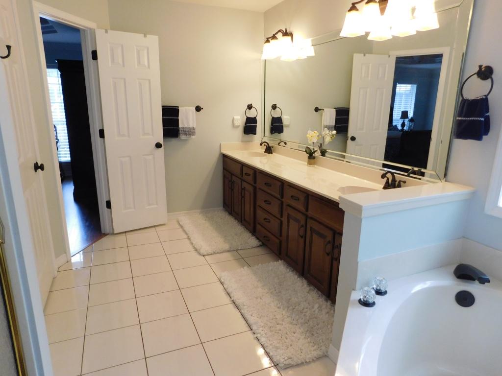 ROCKY BAYOU ESTATES 09 - Residential