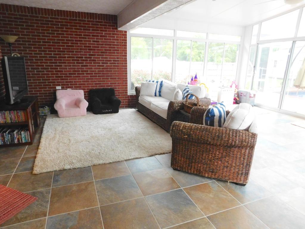 ROCKY BAYOU ESTATES 09 - Residential