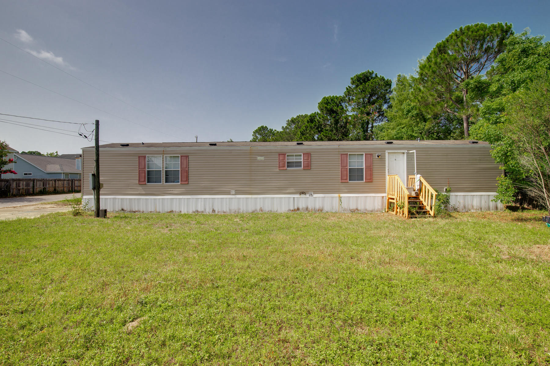 MACY LANE LOT 5 - Residential