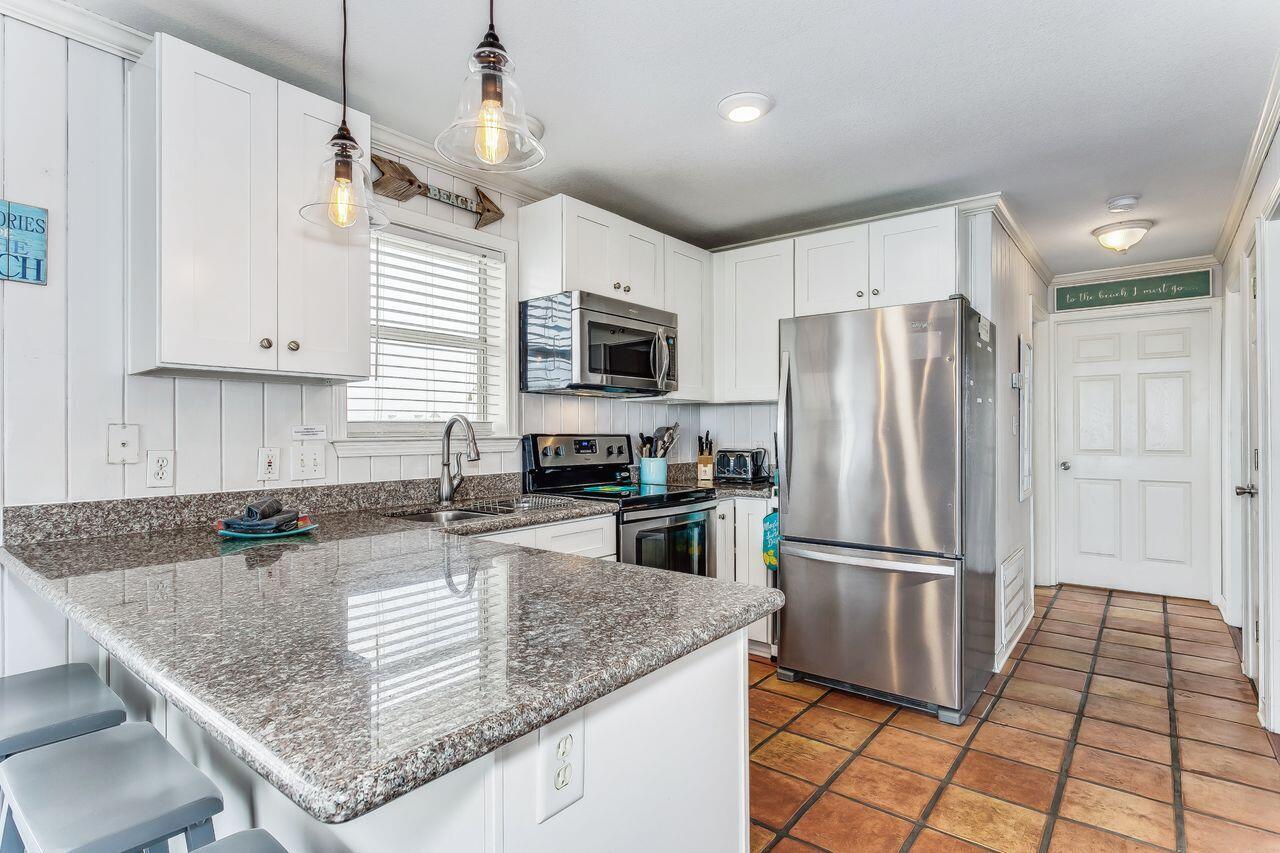 SUNSET HARBOUR VILLAS CONDO - Residential
