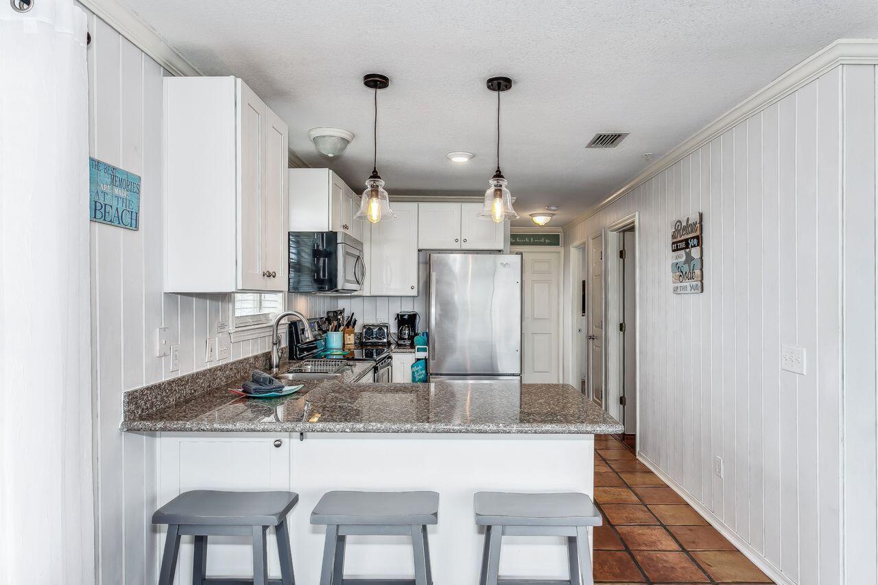 SUNSET HARBOUR VILLAS CONDO - Residential