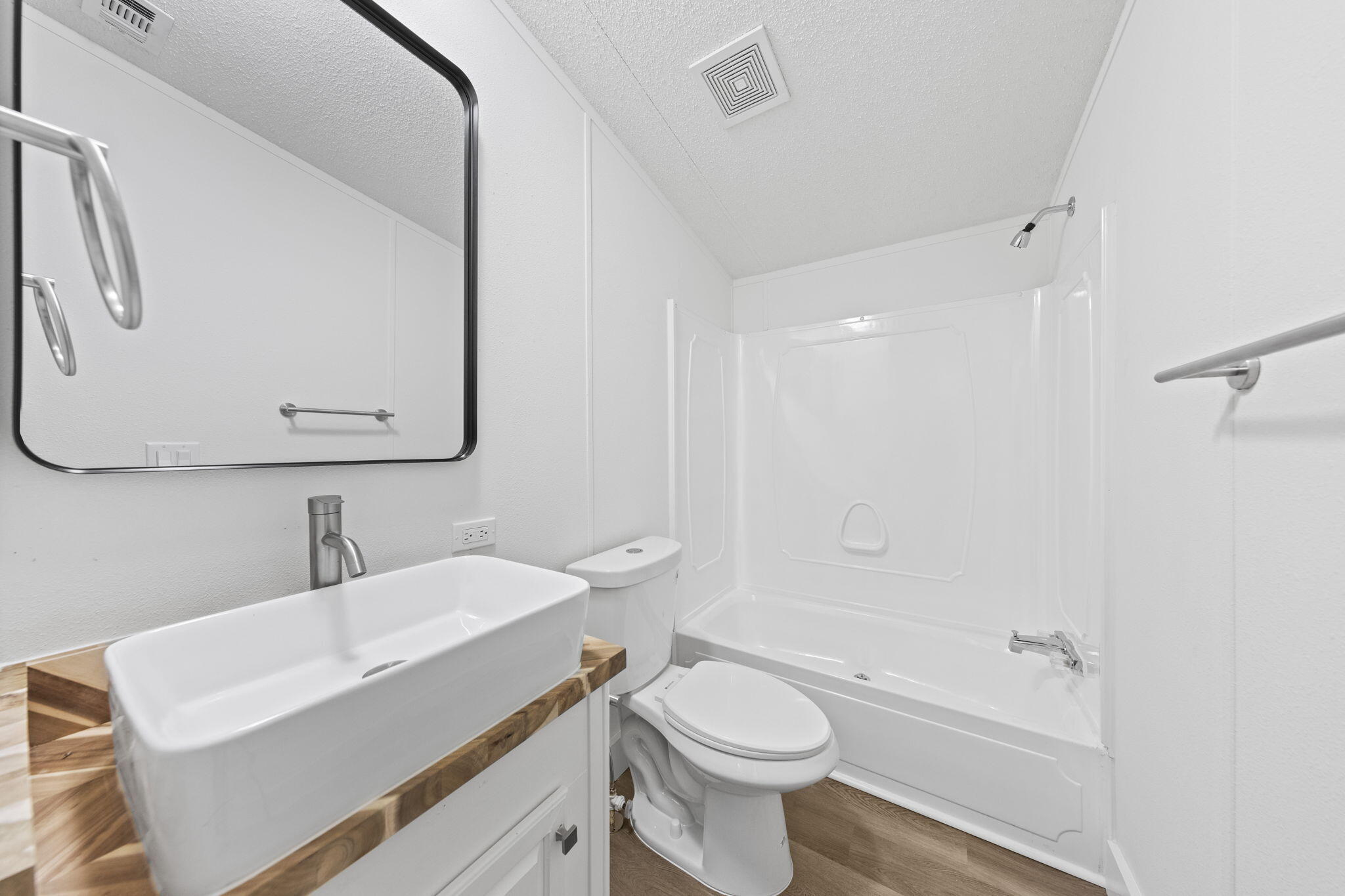 JUNIPER LAKE ESTATES - Residential