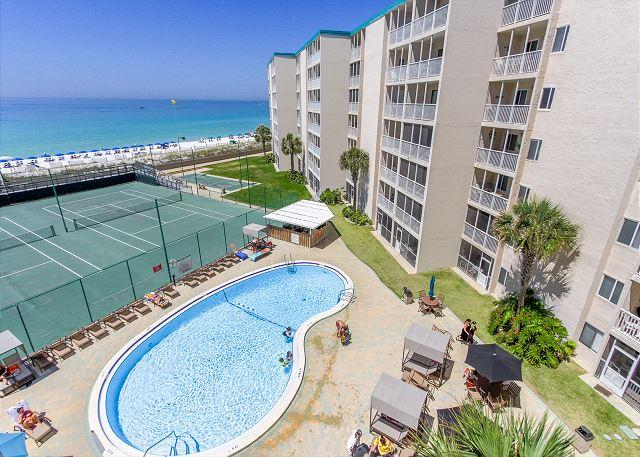 HOLIDAY SURF & RACQUET CLUB - Residential