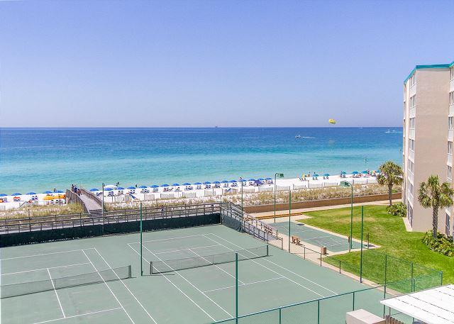 HOLIDAY SURF & RACQUET CLUB - Residential
