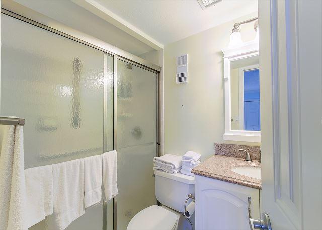 HOLIDAY SURF & RACQUET CLUB - Residential