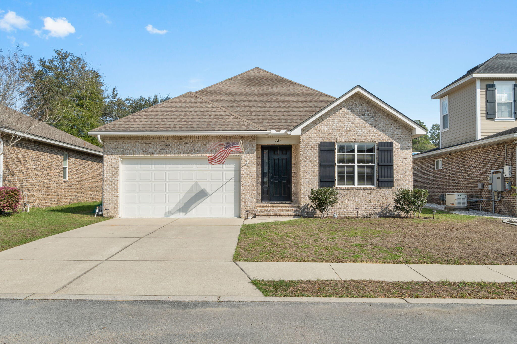 Huff built, 3bedroom/2bath home in Niceville's Arrowhead subdivision. Open floor plan accented by 18-inch ceramic tiles and 9' ceilings with beautiful crown molding. Family room opens onto kitchen and dining area creating a comfortable open feel. Kitchen outfitted with beautiful wood cabinets, granite counter tops, as well as over-sized breakfast bar. Laundry room conveniently located off the kitchen and garage. Master suite features a glass-enclosed, walk-in shower. Two additional bedrooms and bath finish off this lovely home. Walk-in closets in each room, and recessed lighting throughout. Conveniently located near Eglin Air Force, Duke field, 7th Special Forces Group and only a short distance to shopping and the white, sandy beaches of Destin. Schedule your showing today!