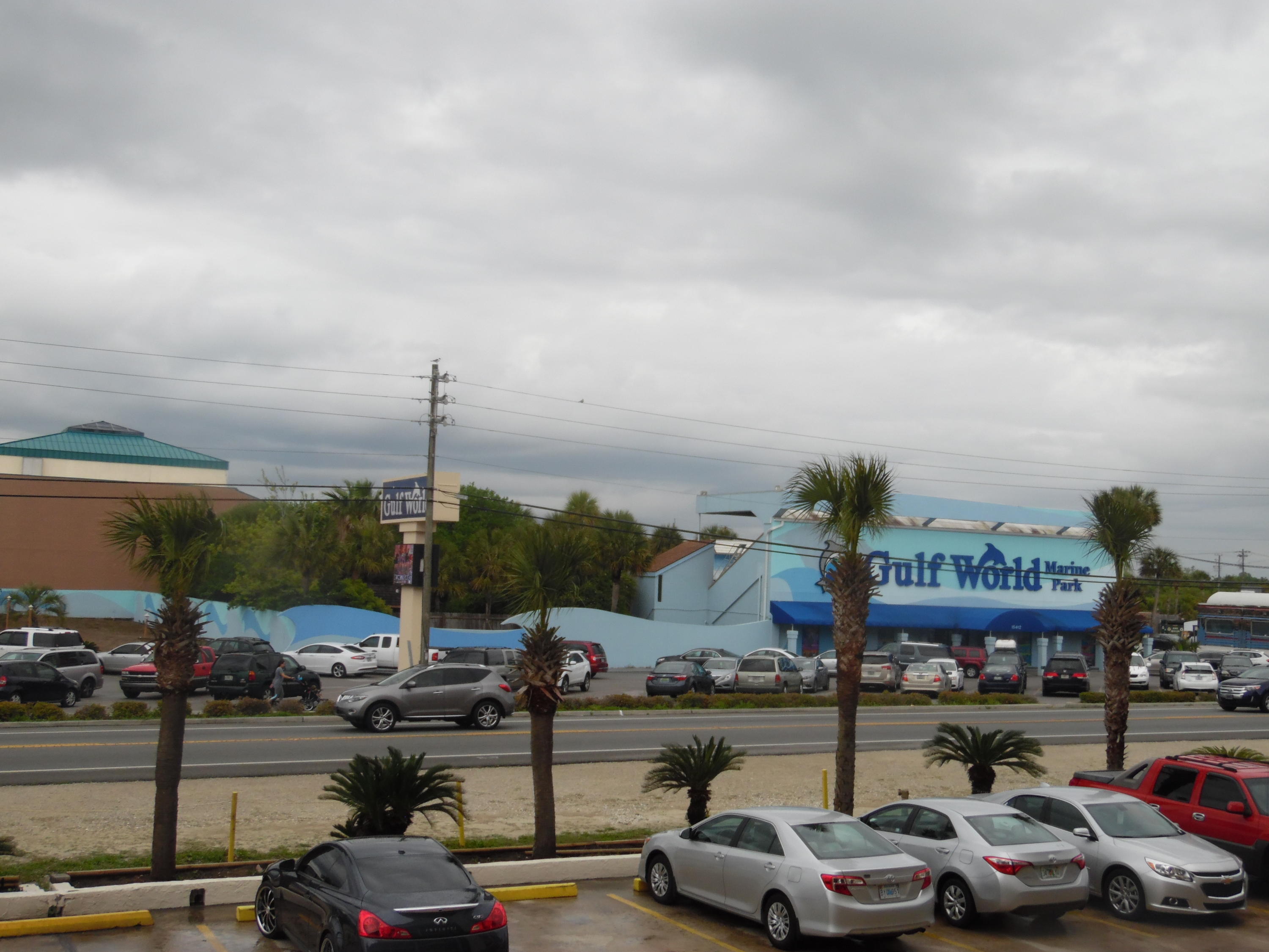 CONTINENTAL CONDOS - Residential