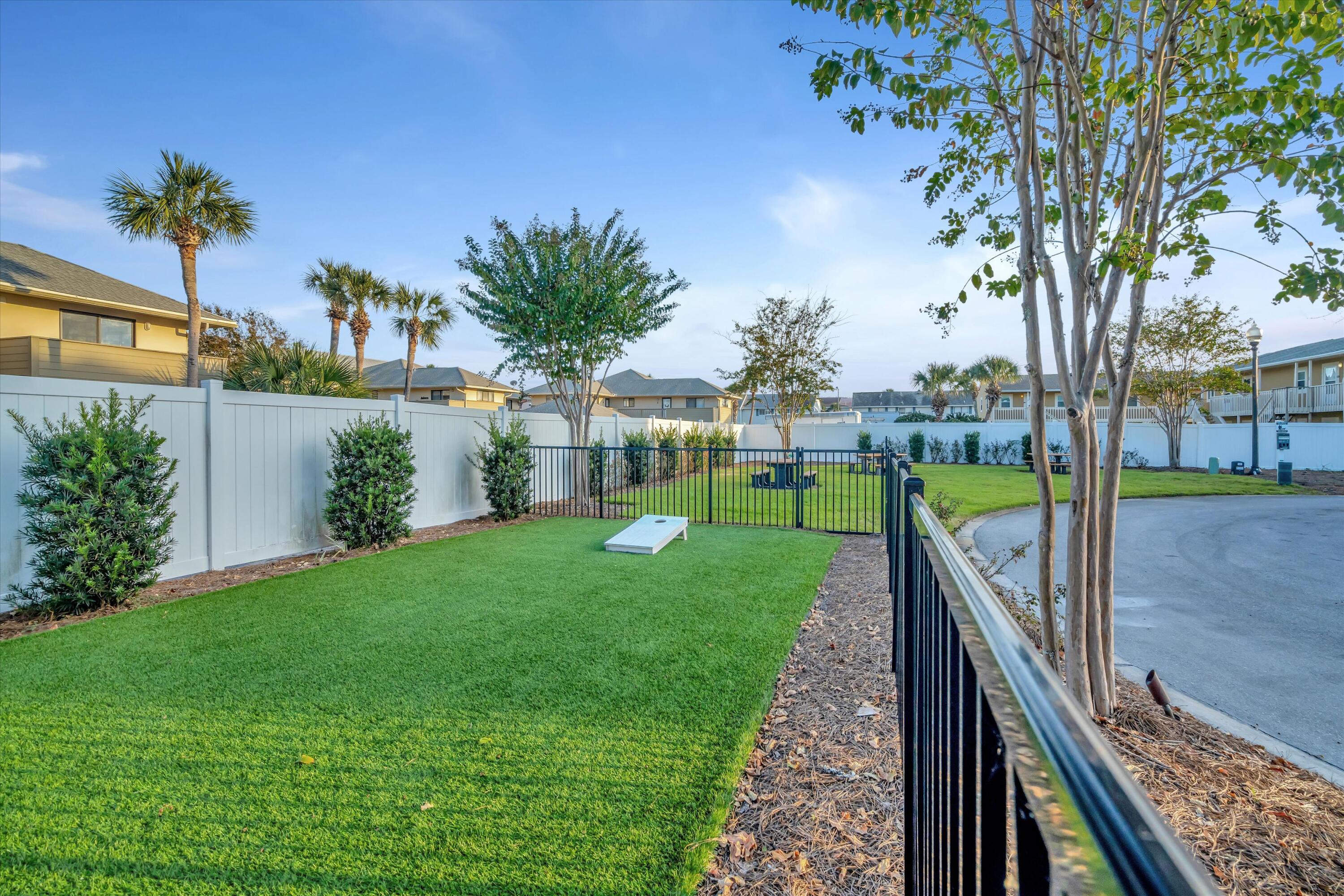 Hidden Palms - Residential