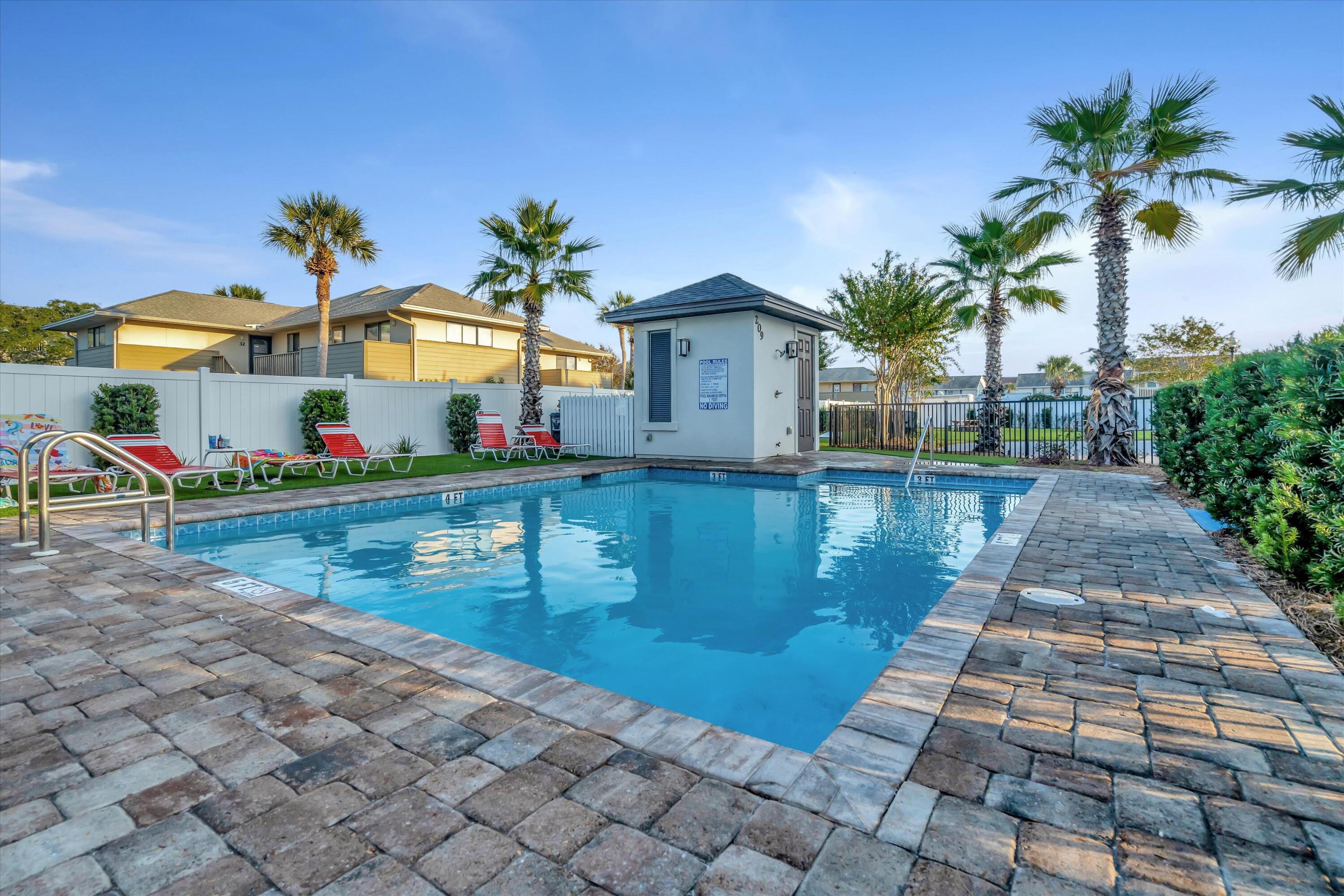 Hidden Palms - Residential