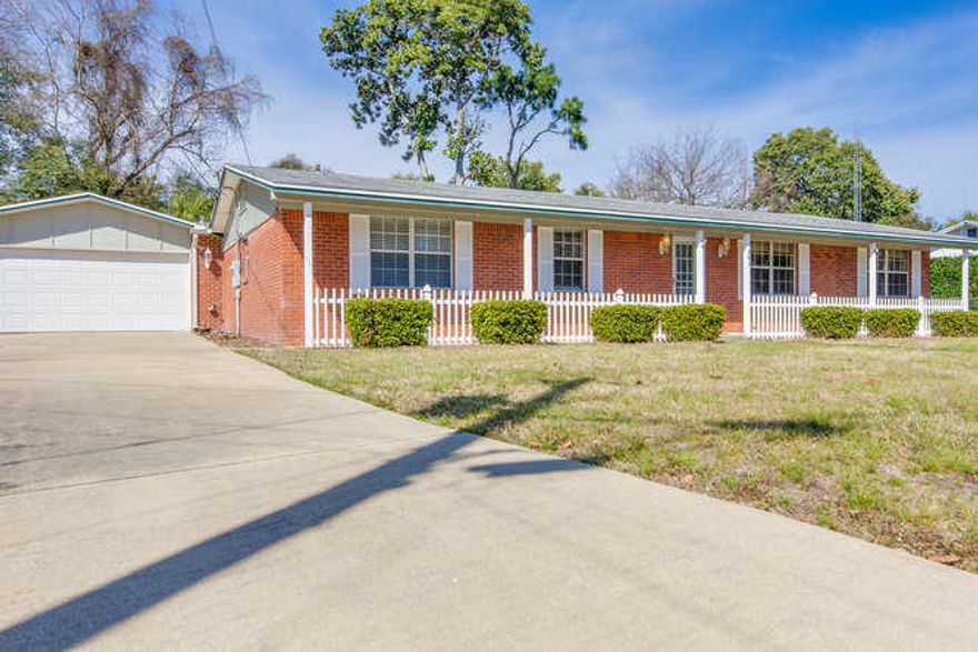 3 Bedroom/3 bath/2 car gar. Great Open floor plan. When you walk inside the front door, you are in the family room, the eat in kitchen is in the back and the formal dining is to the right. The sellers opened this home up. Tons of Storage in your kitchen. The kitchen also has it's own hot water heater for you sink and dish washer. From the breakfast area in your eat in kitchen you have a sliding glass door-always stays open. This lead out to your Florida Room. This room is heated and cooled by your A/C and heat. But with all those windows, It also has it's own gas fireplace to warm it up during those cold summer nights. This home has 3 bedrooms and 3 bathrooms. No fighting over bathrooms. No carpet. The florida room has indoor/out. The rest of the home is either,tile, wood or lami