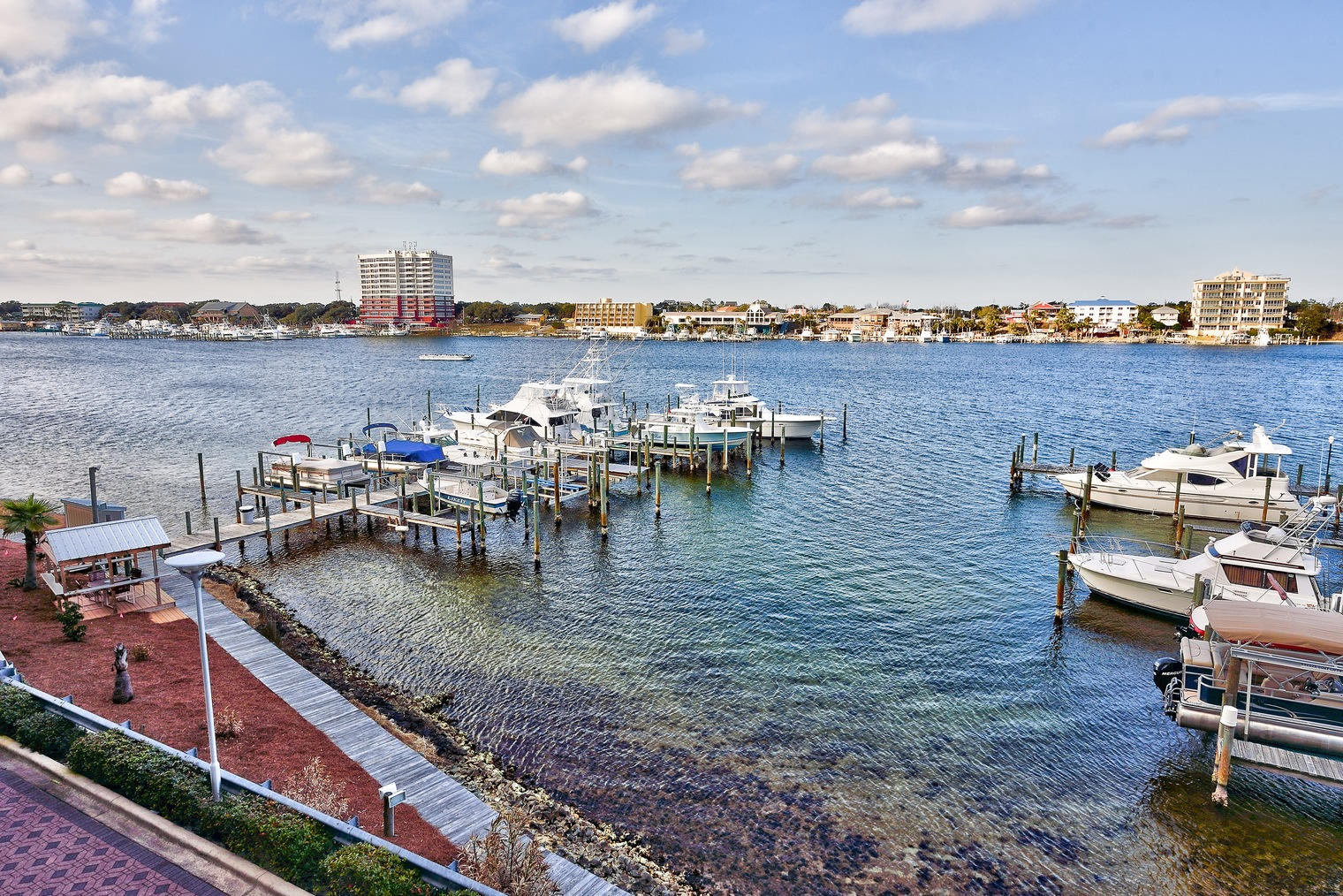 HARBOR LIGHTS - Residential