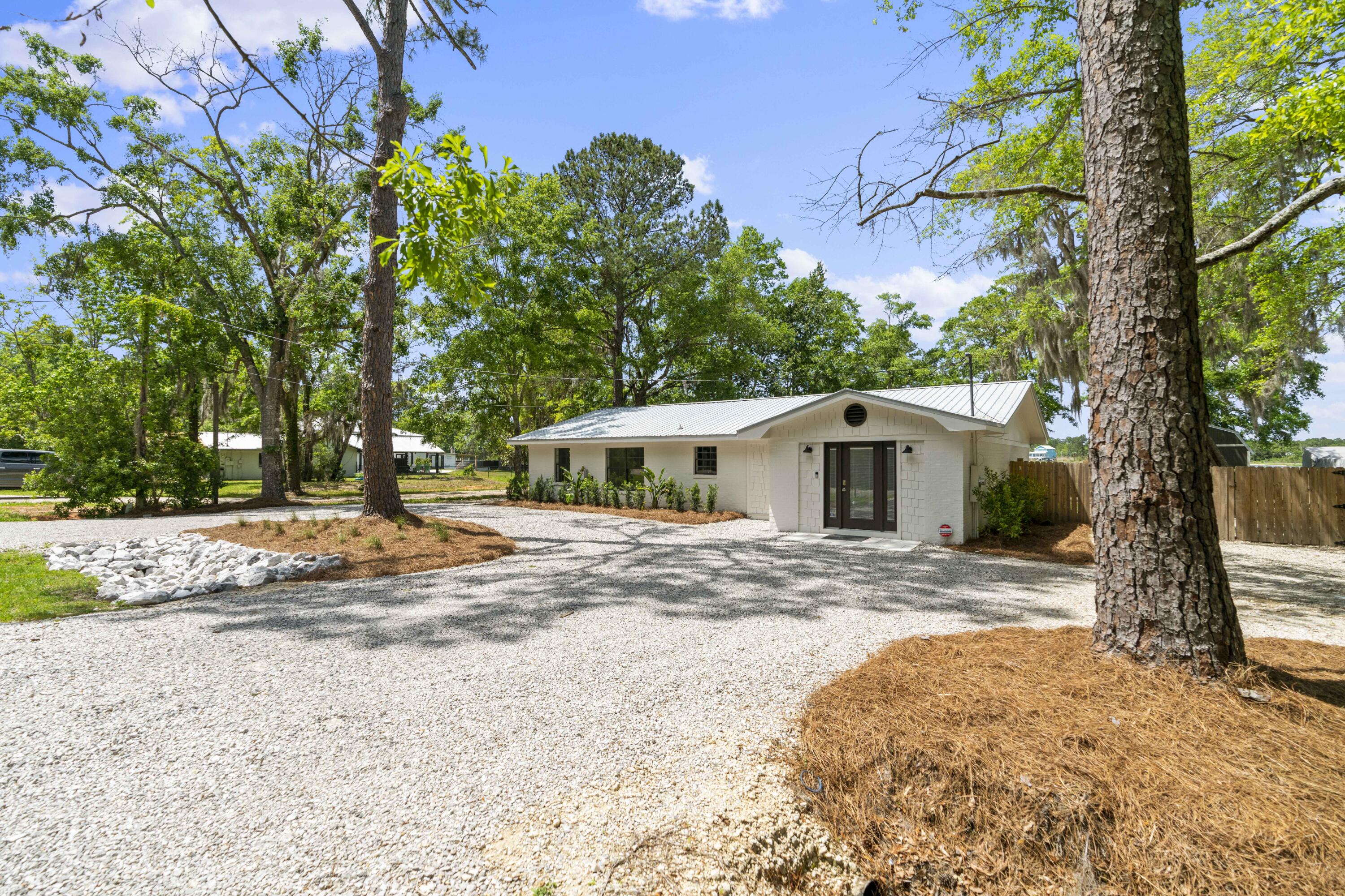 BAY GROVE - Residential