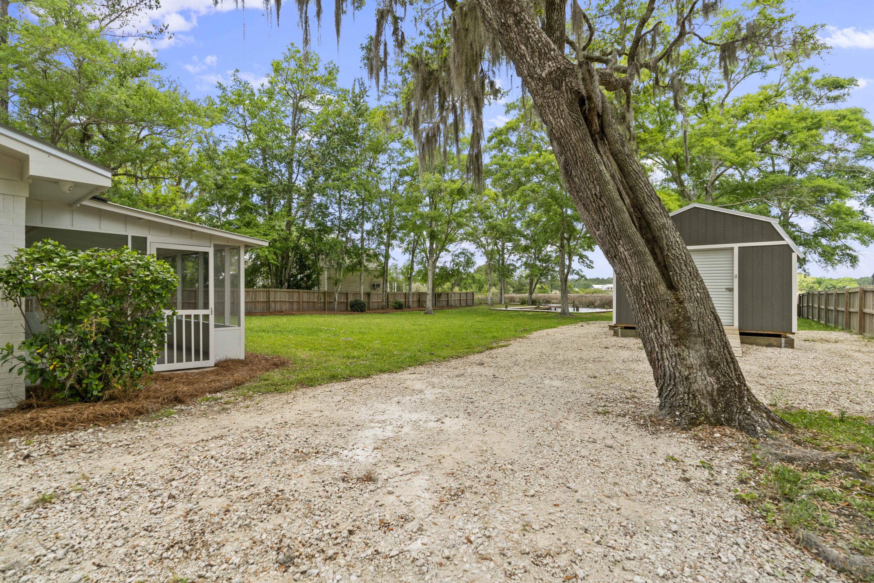 BAY GROVE - Residential