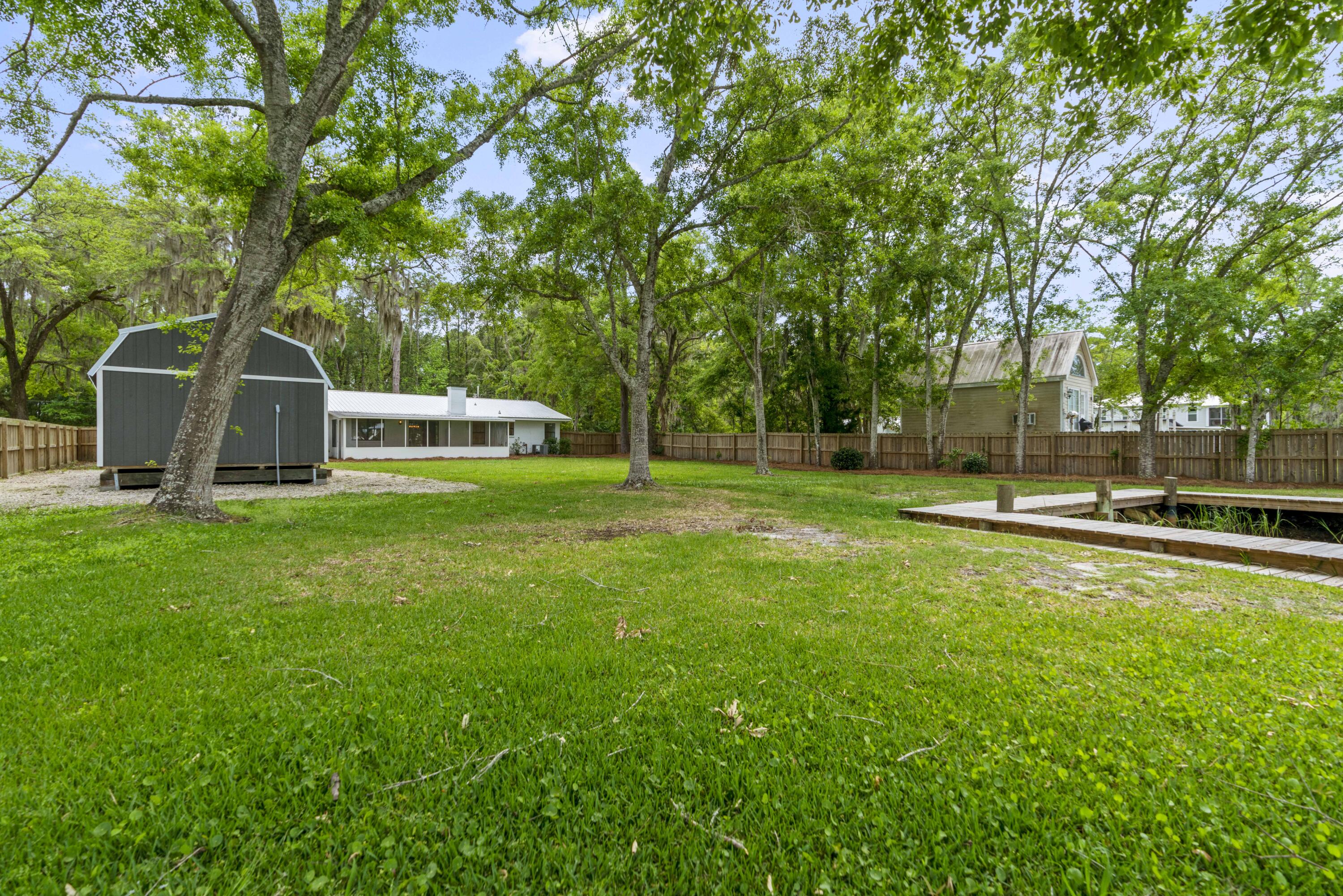 BAY GROVE - Residential