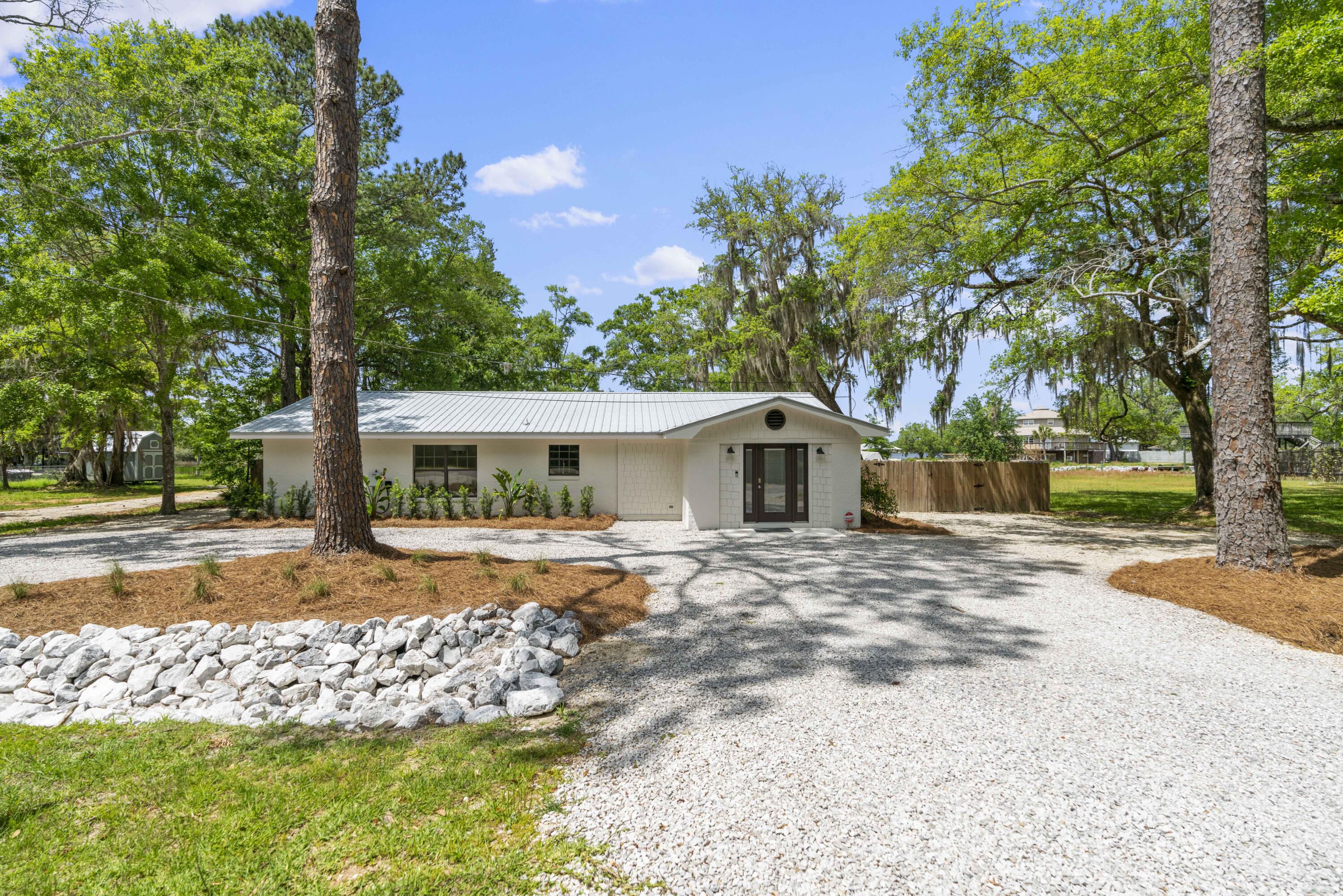 BAY GROVE - Residential