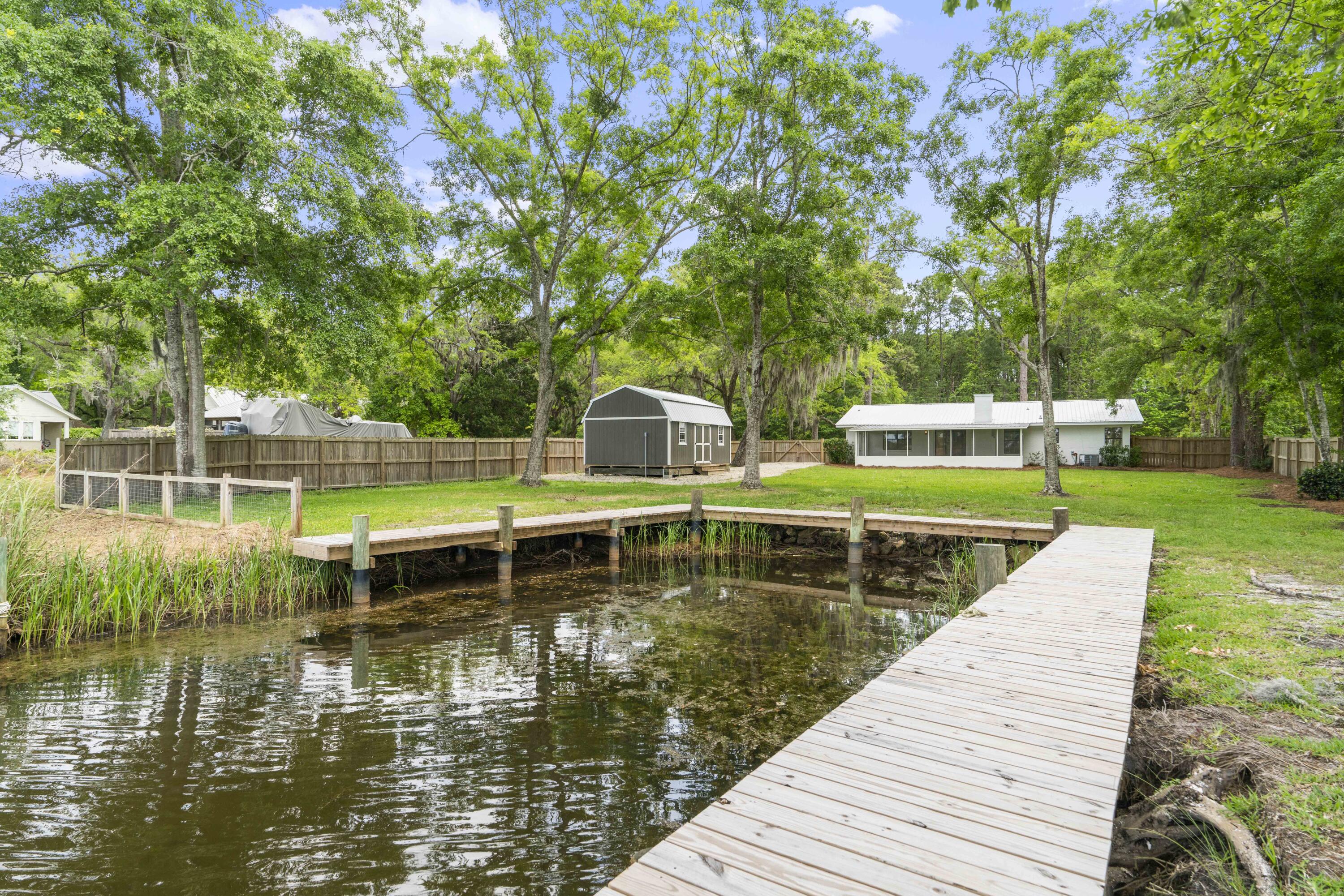 BAY GROVE - Residential