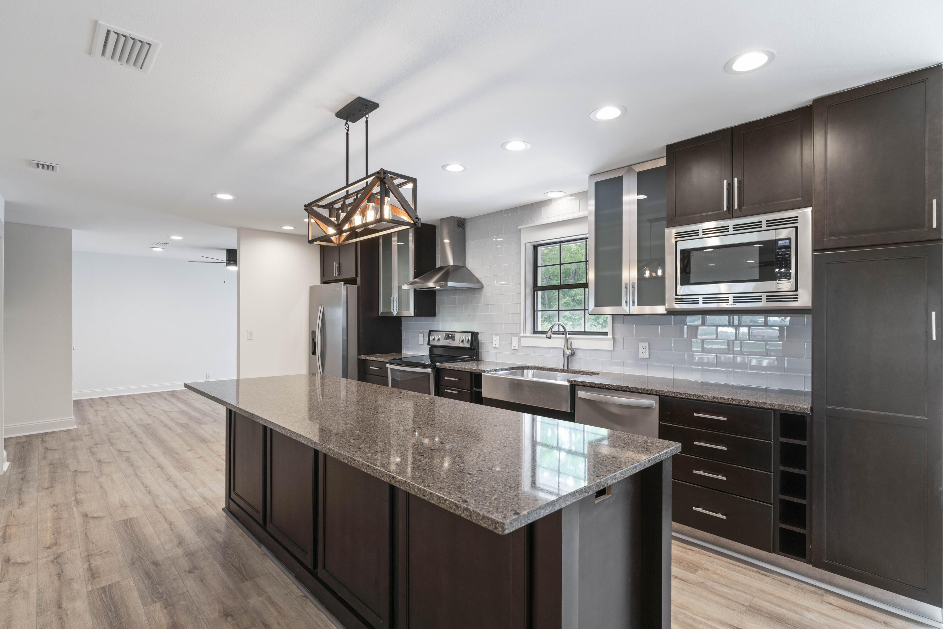 BAY GROVE - Residential