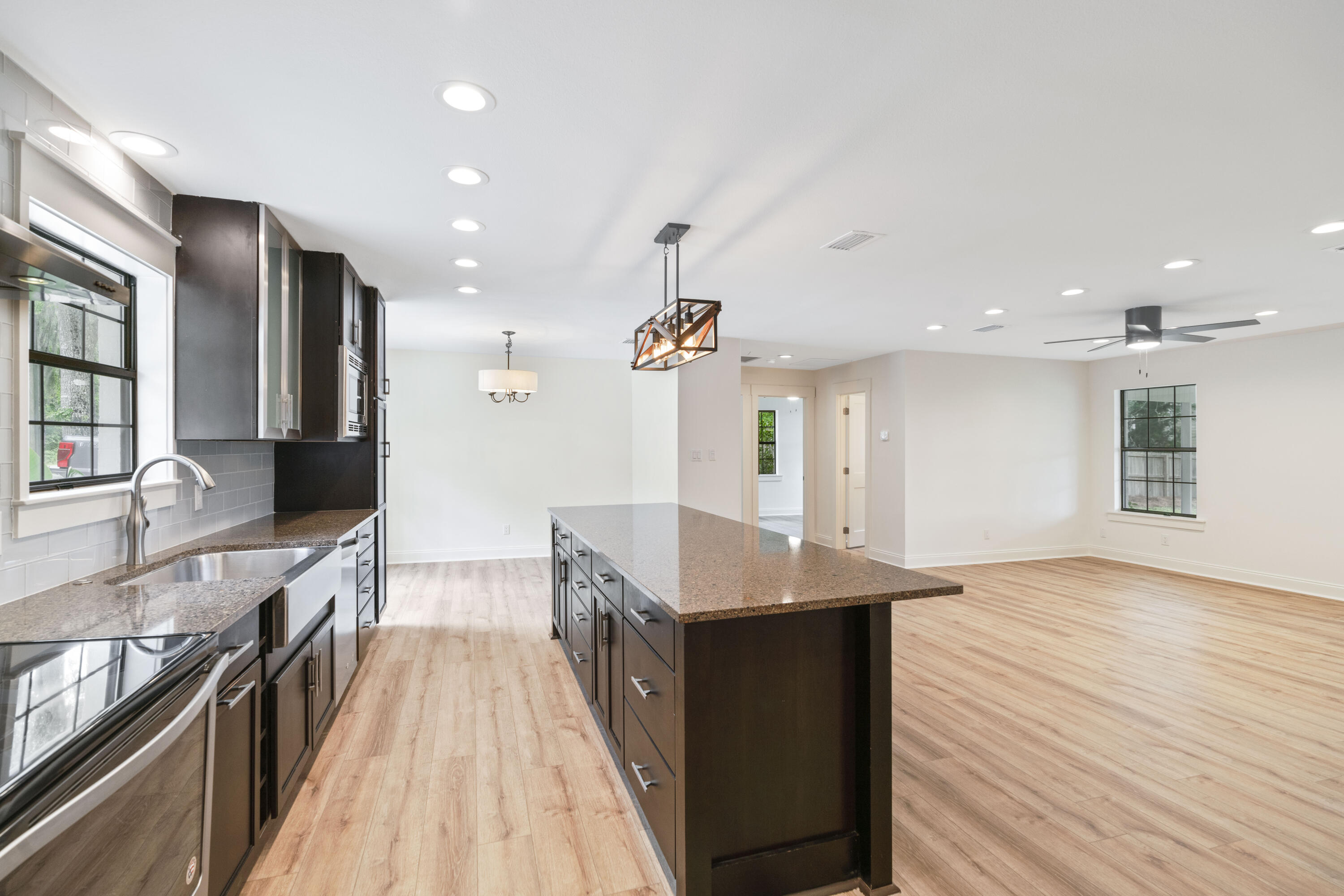 BAY GROVE - Residential