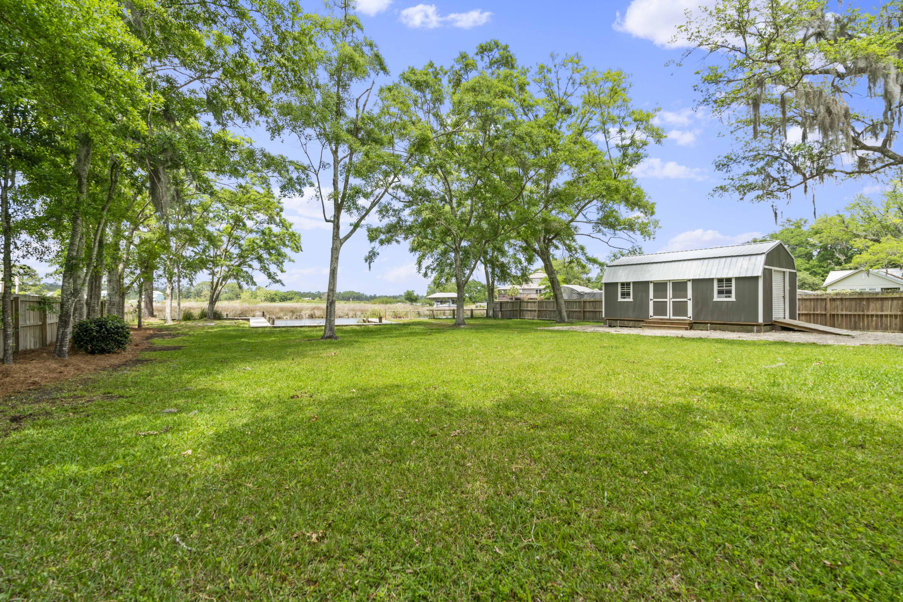 BAY GROVE - Residential