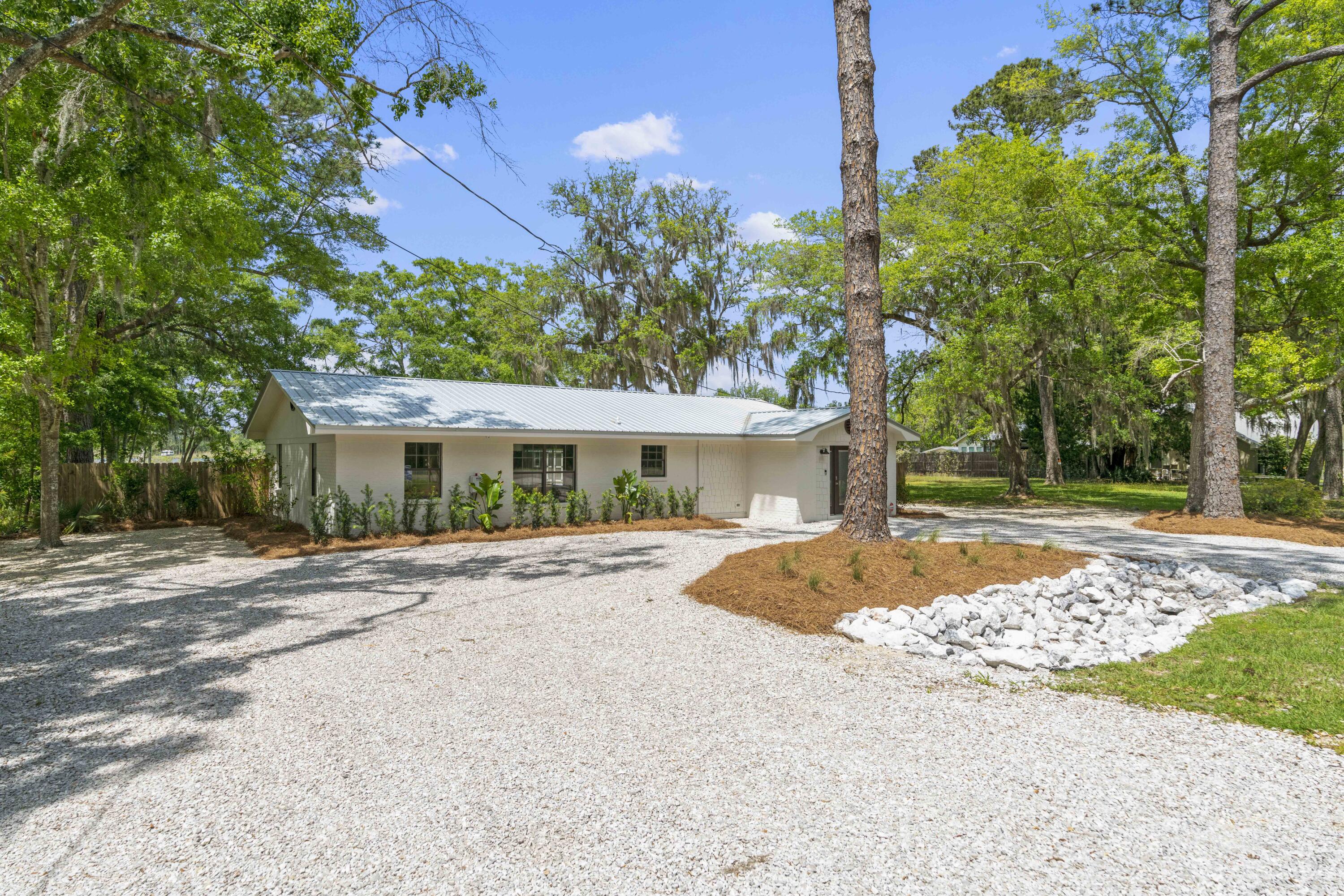 BAY GROVE - Residential