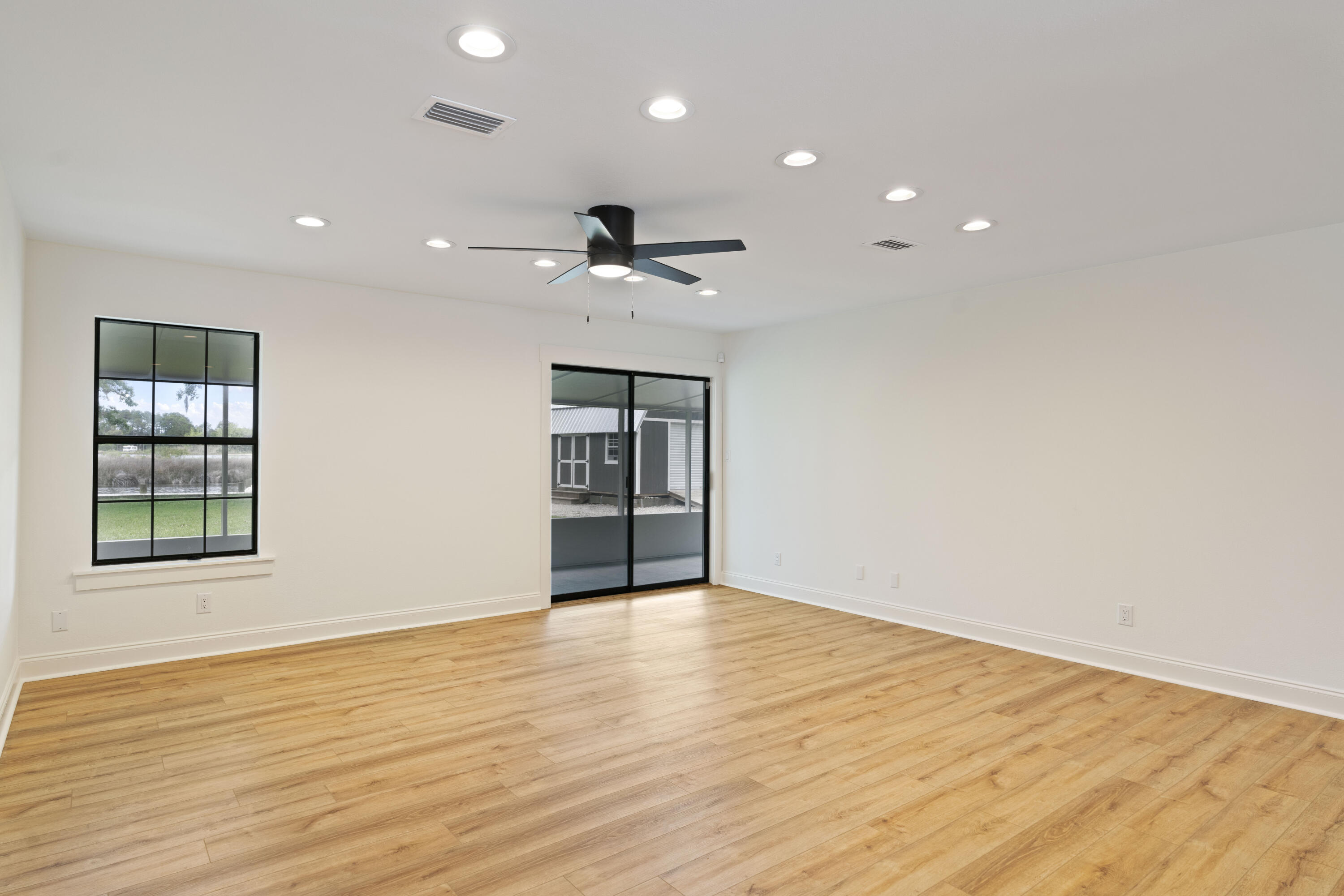 BAY GROVE - Residential