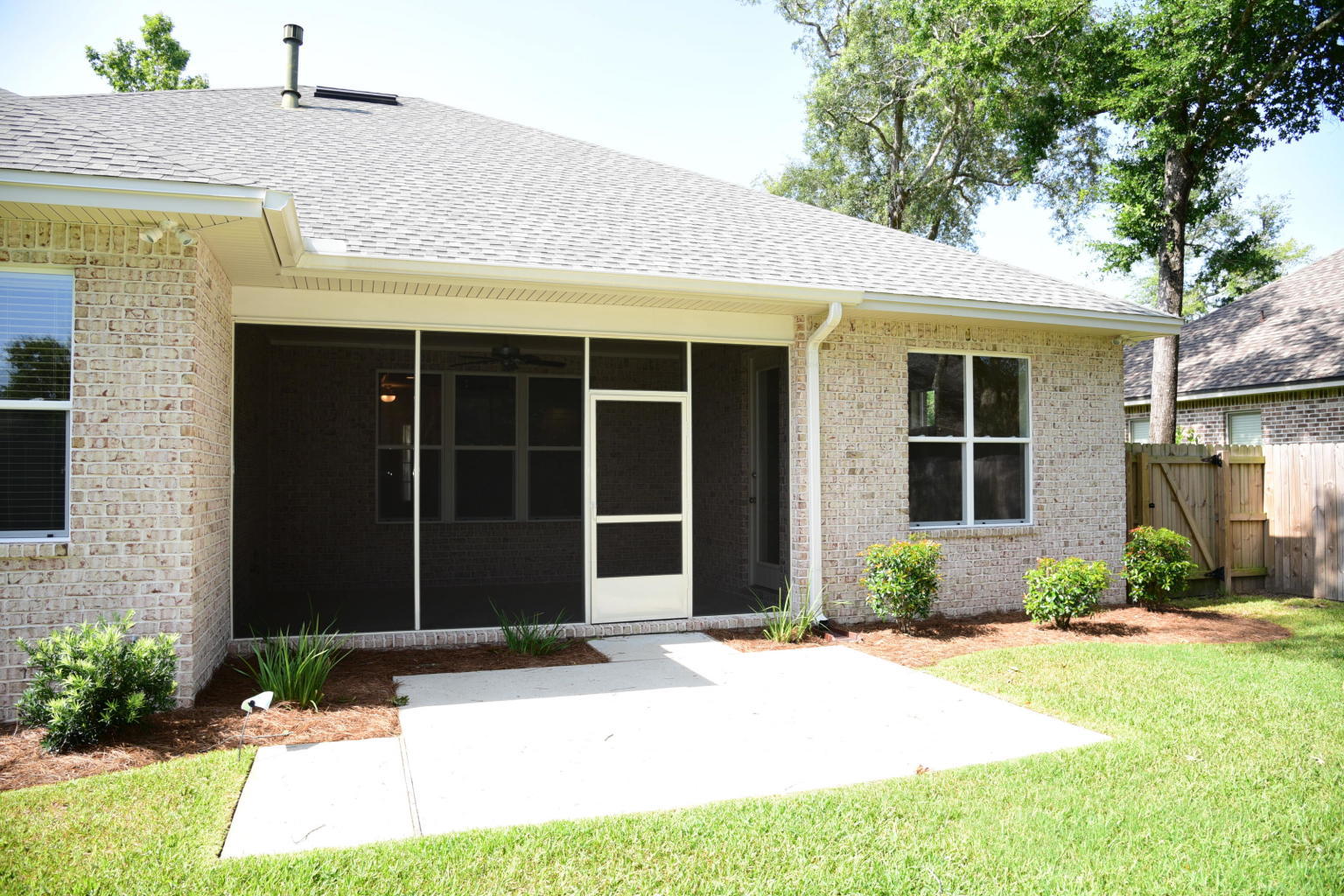 MAGNOLIA WOODS - Residential Lease