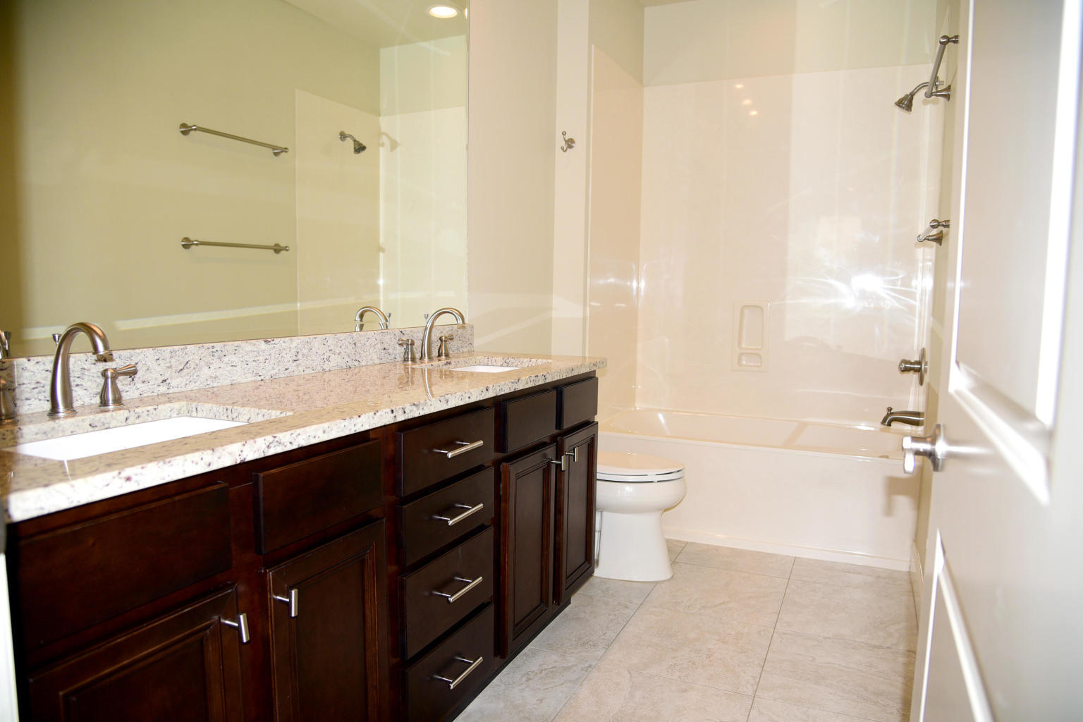 MAGNOLIA WOODS - Residential Lease