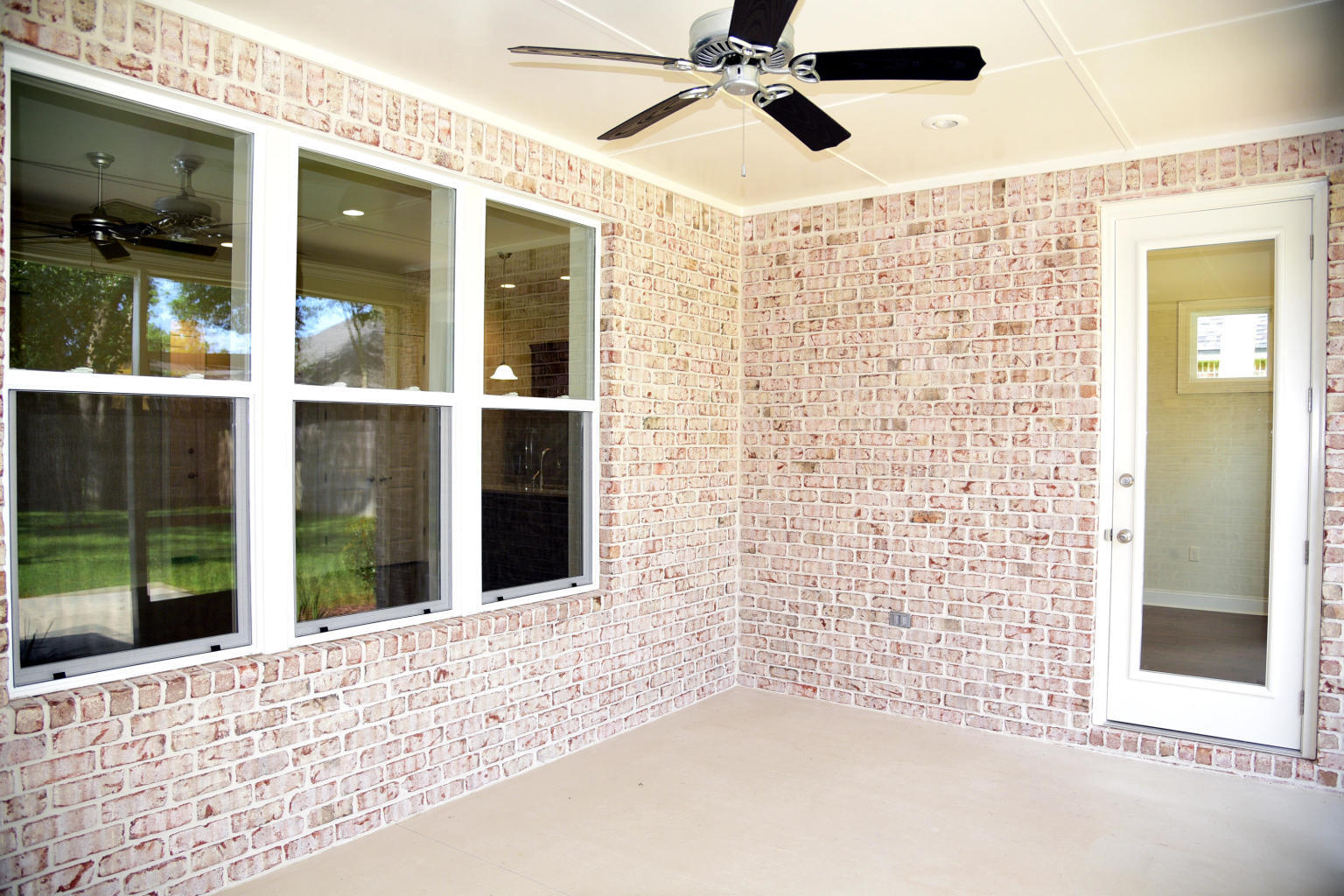 MAGNOLIA WOODS - Residential Lease