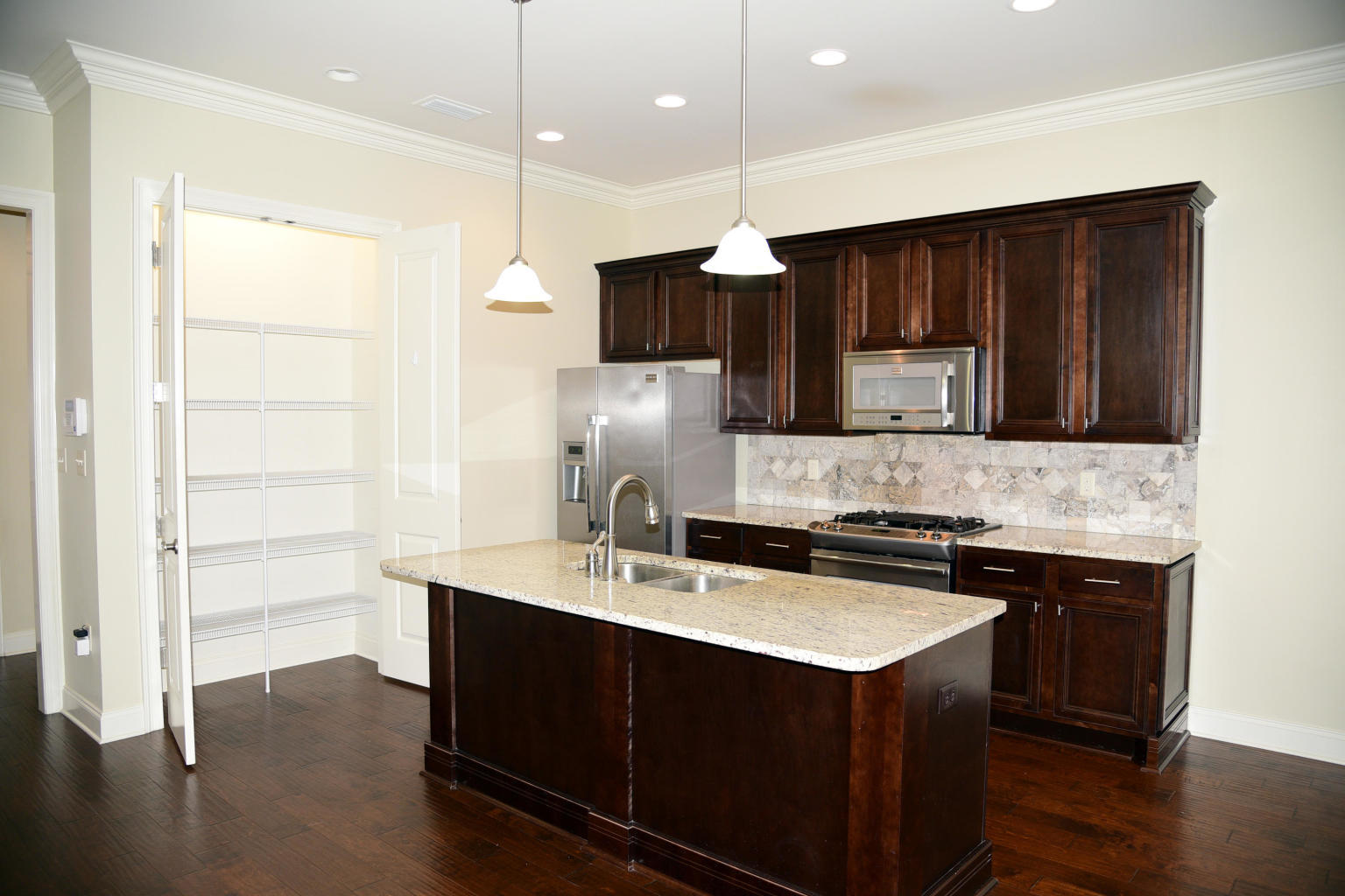 MAGNOLIA WOODS - Residential Lease