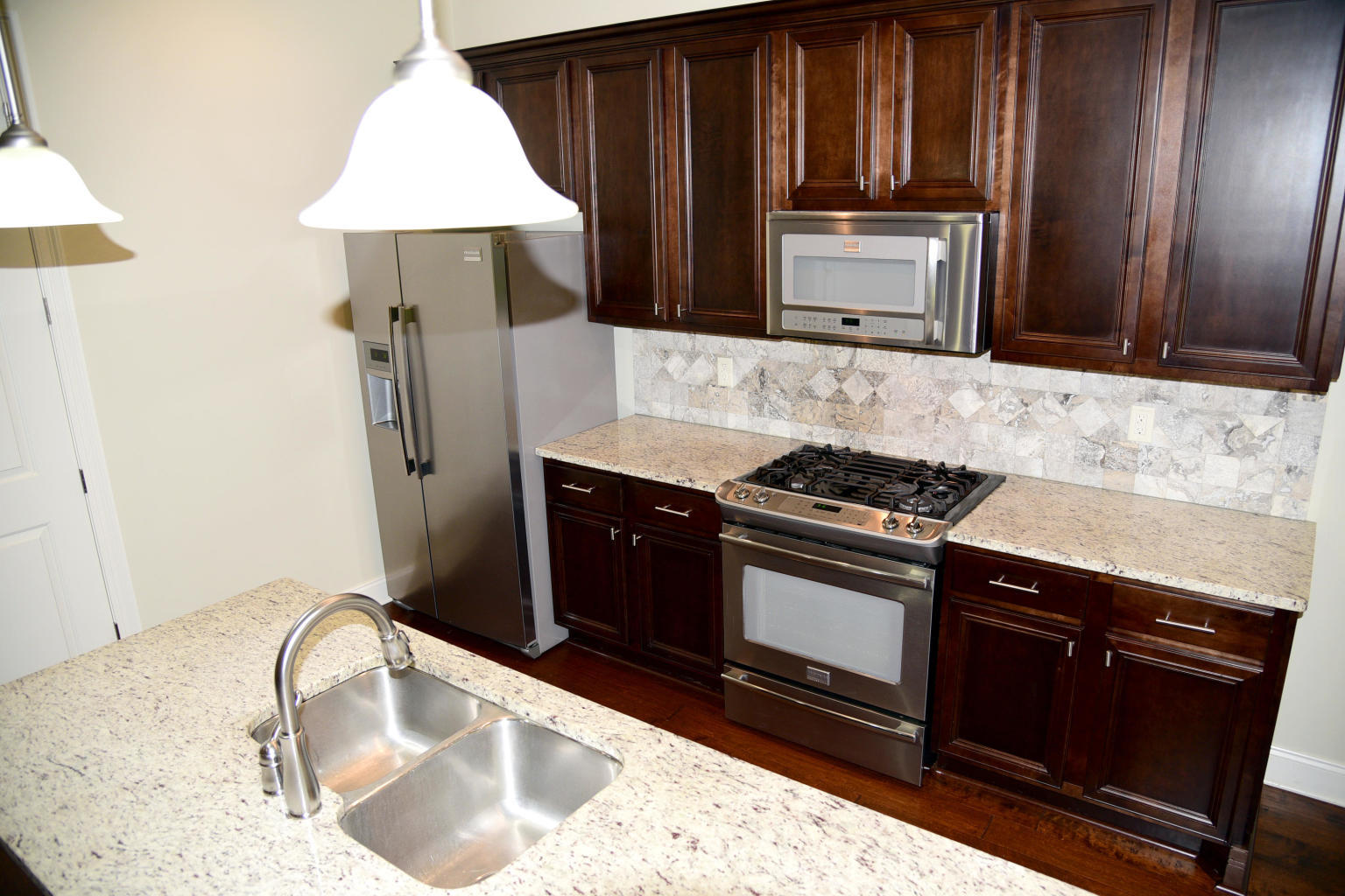 MAGNOLIA WOODS - Residential Lease