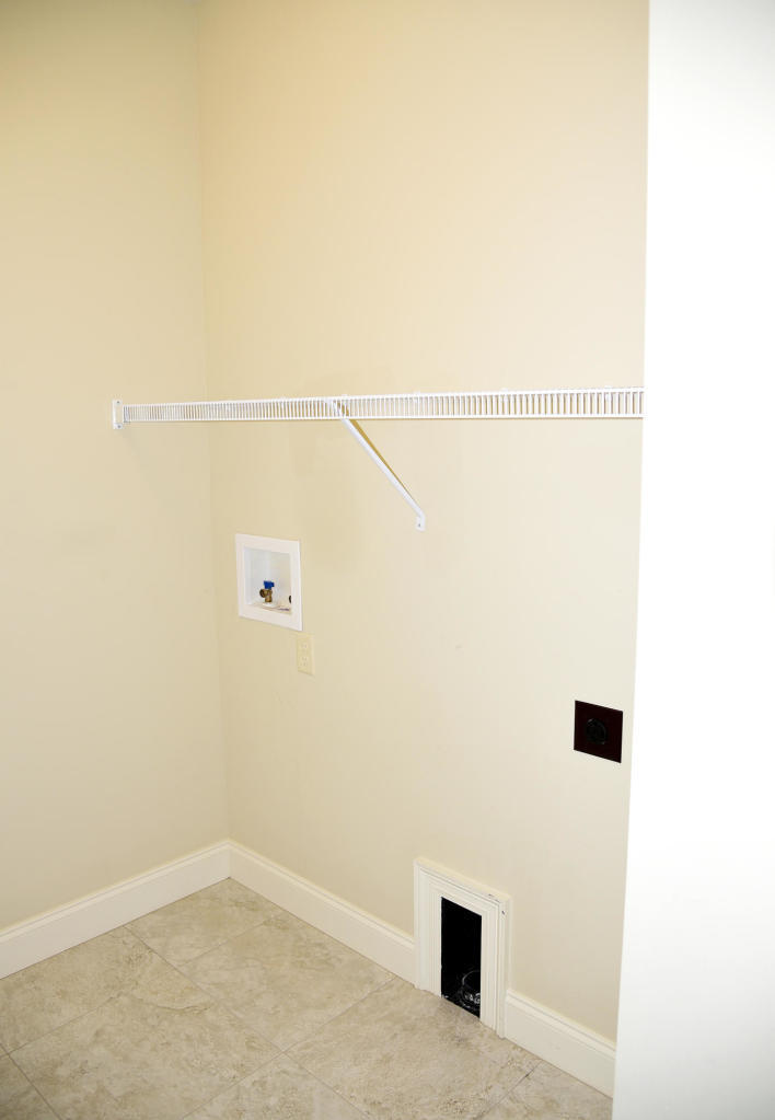 MAGNOLIA WOODS - Residential Lease