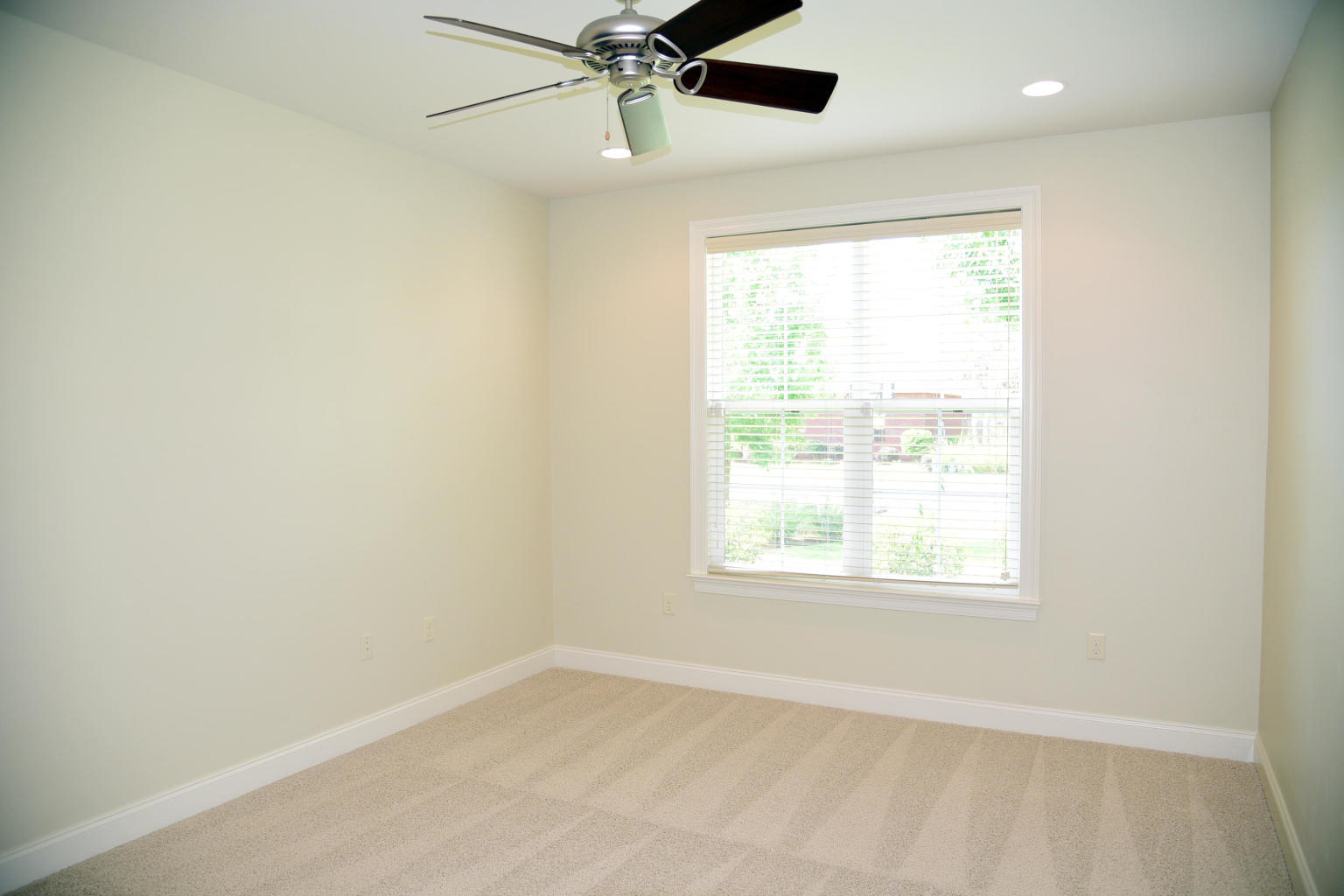 MAGNOLIA WOODS - Residential Lease