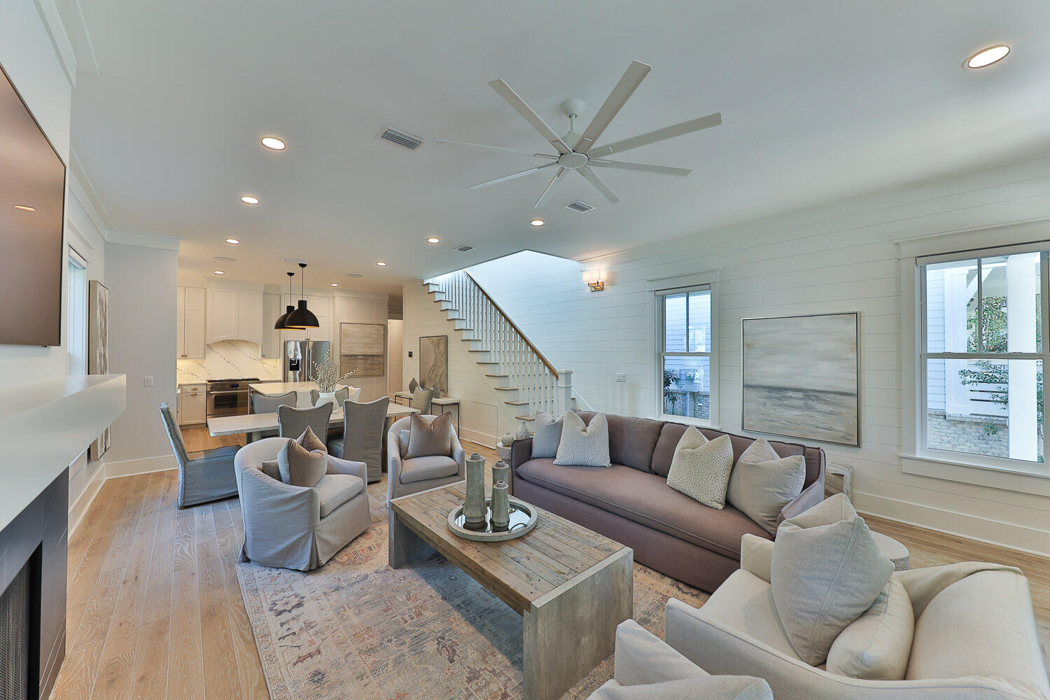 FOREST LAKES - Residential