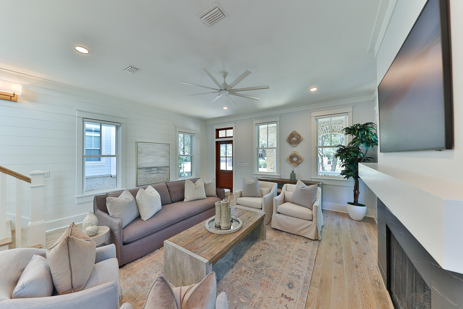 FOREST LAKES - Residential