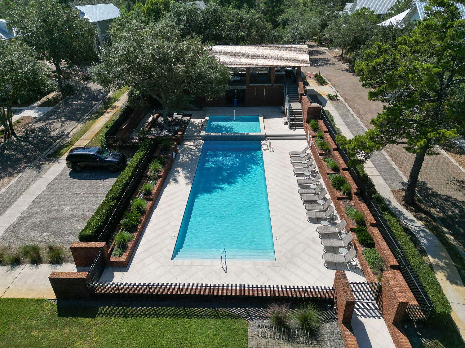 FOREST LAKES - Residential