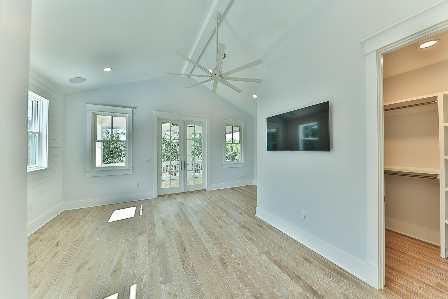 FOREST LAKES - Residential