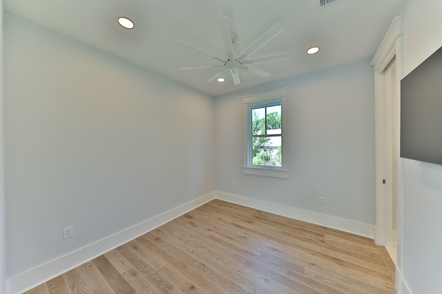 FOREST LAKES - Residential