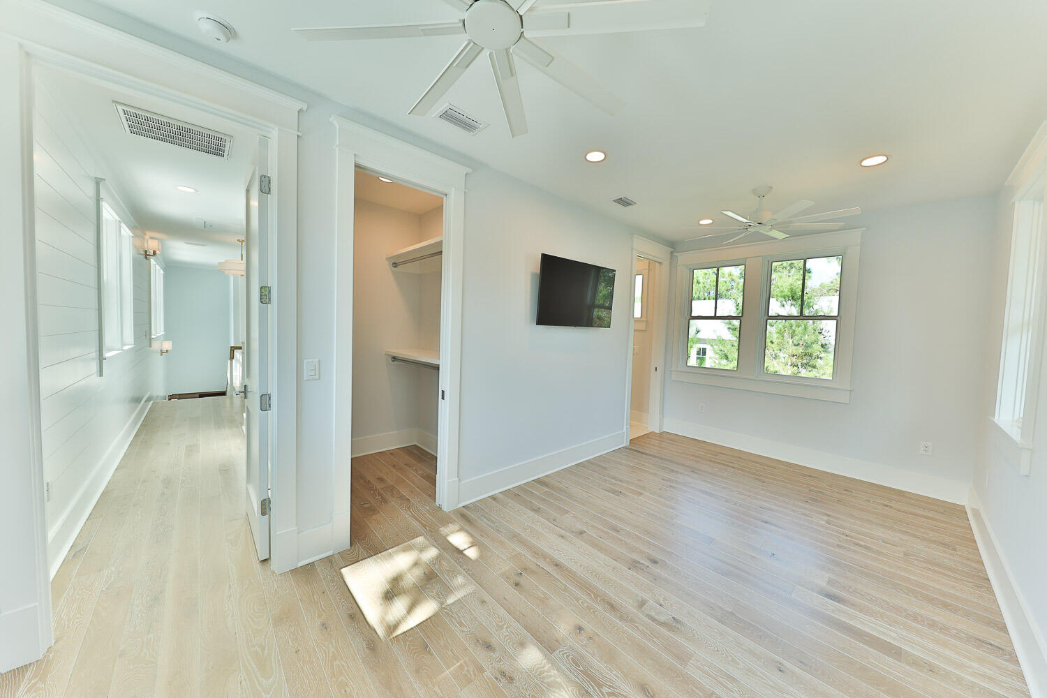 FOREST LAKES - Residential