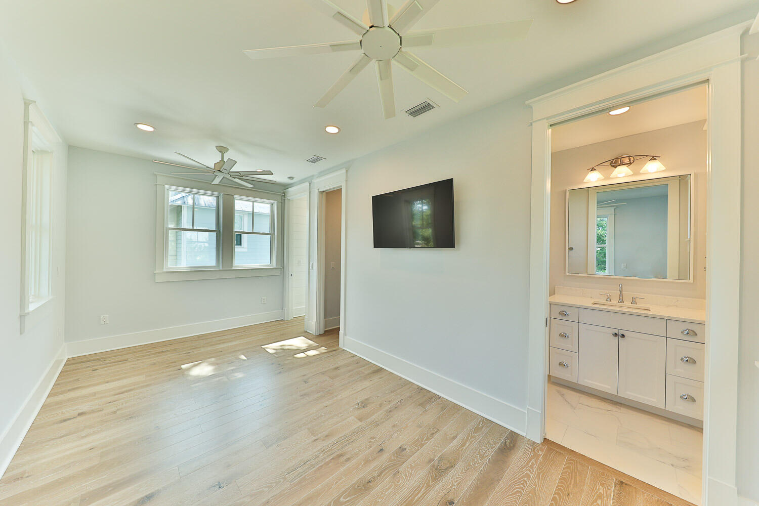 FOREST LAKES - Residential