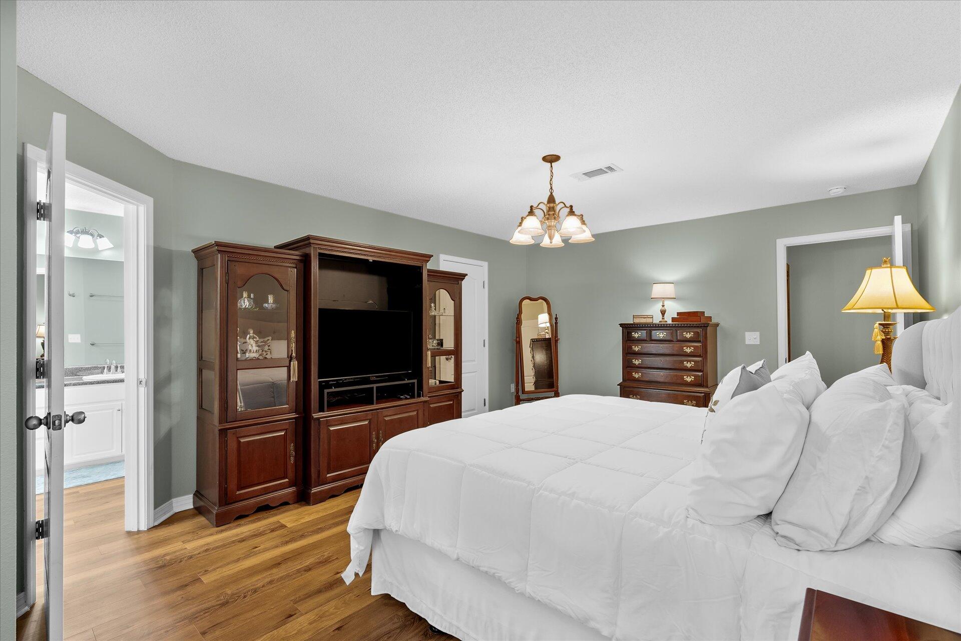 CREETWOOD VILLAGE - Residential