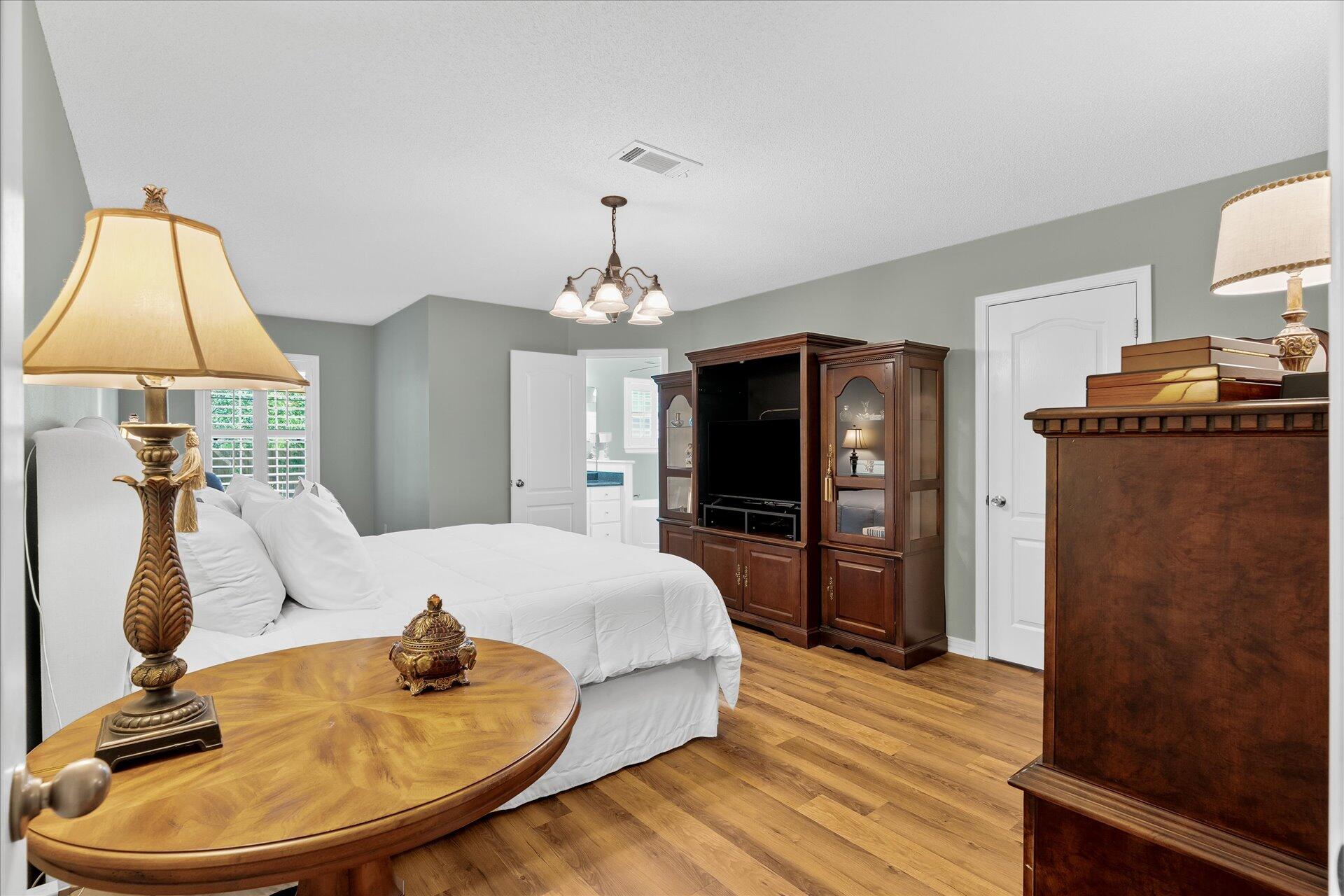 CREETWOOD VILLAGE - Residential