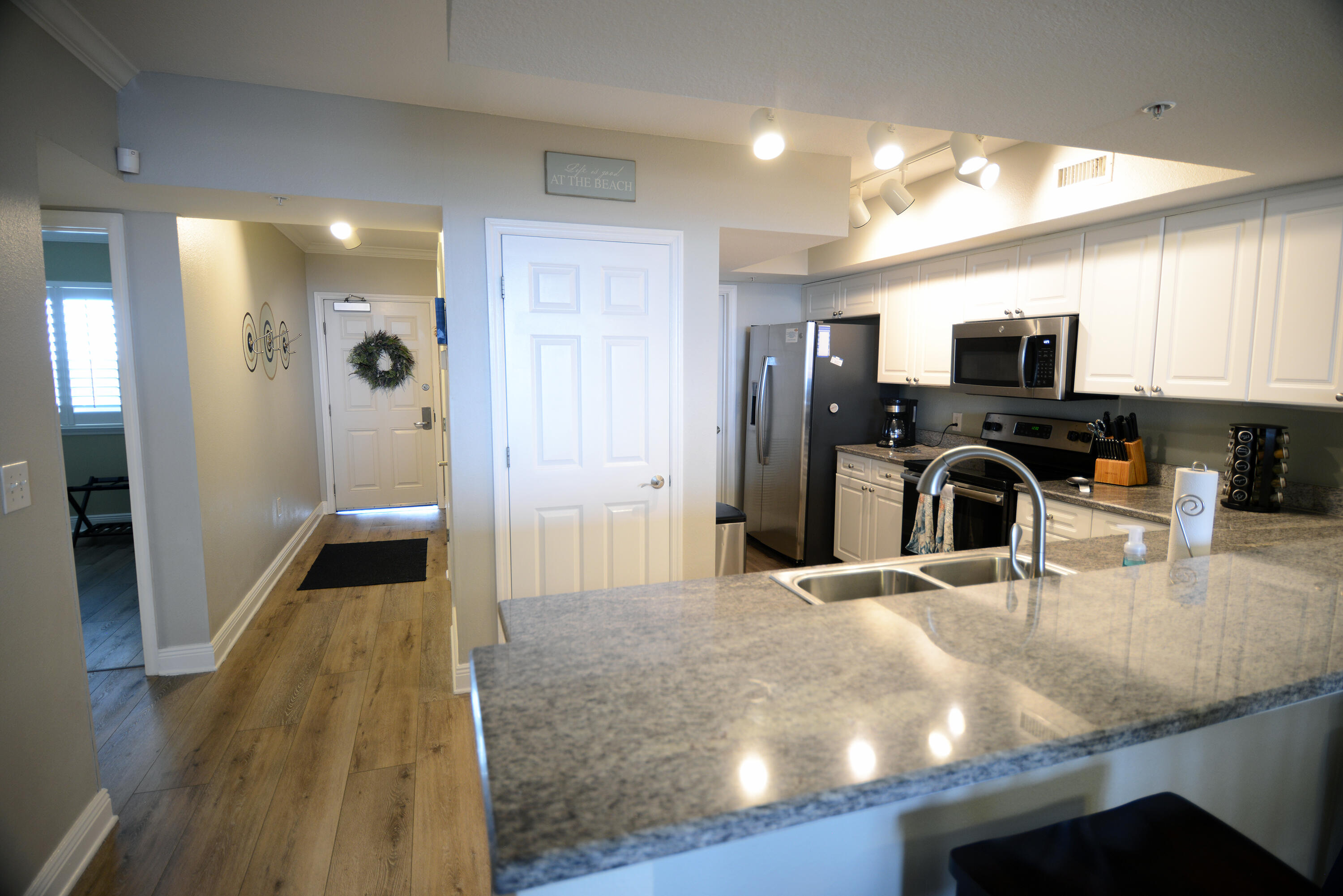 EMERALD BEACH PH 1 - Residential