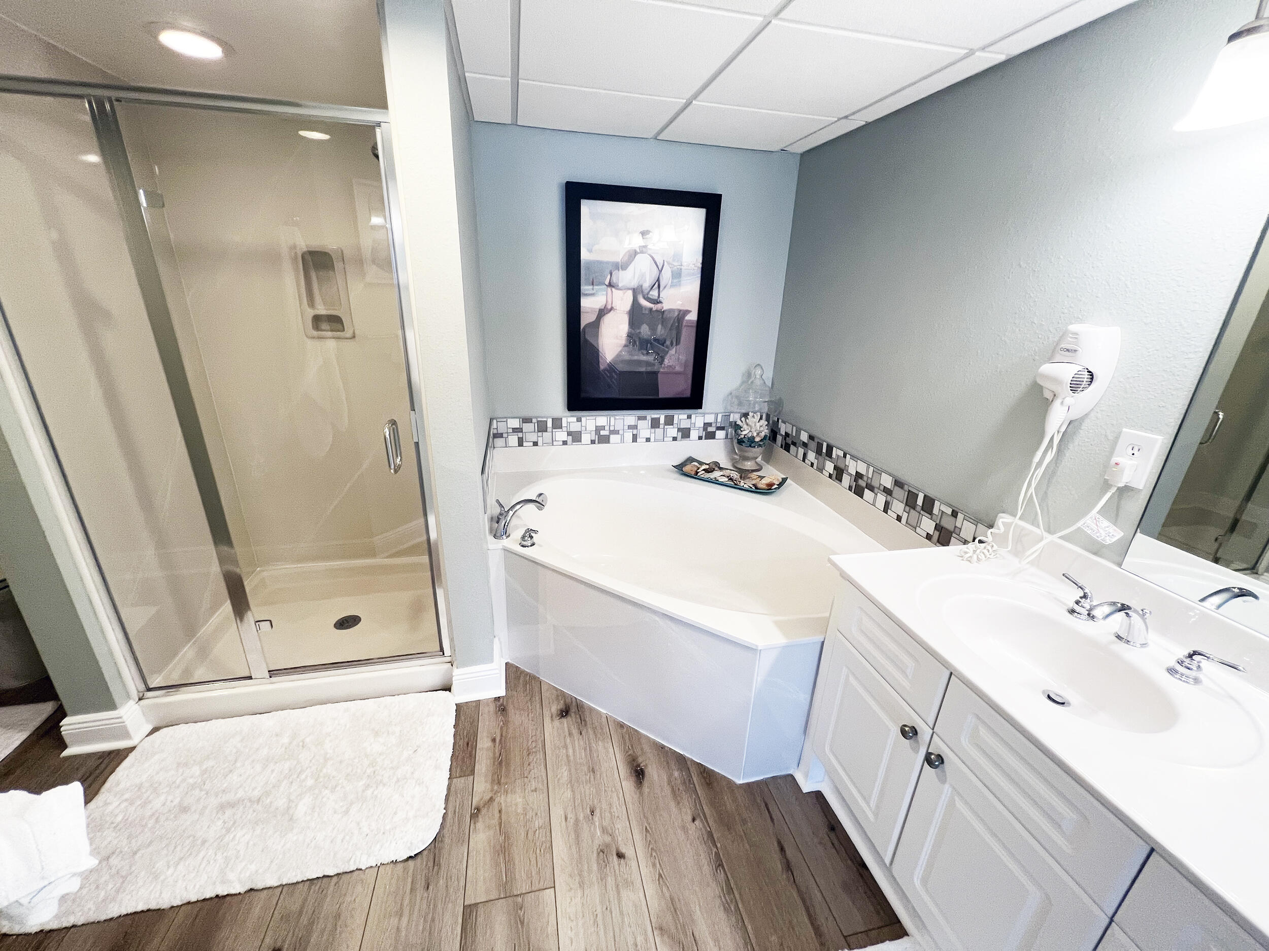 EMERALD BEACH PH 1 - Residential