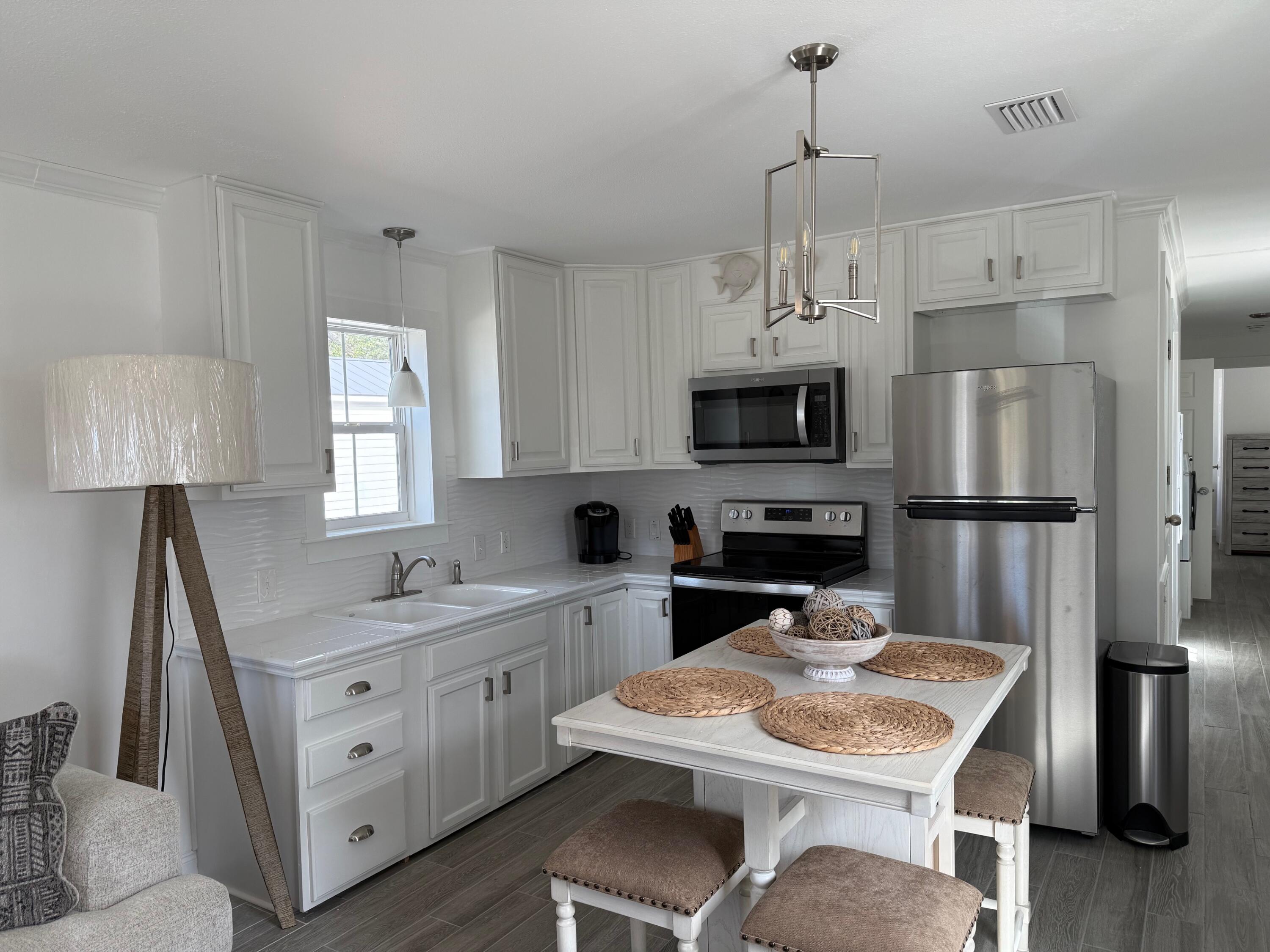 BAY GROVE - Residential Lease