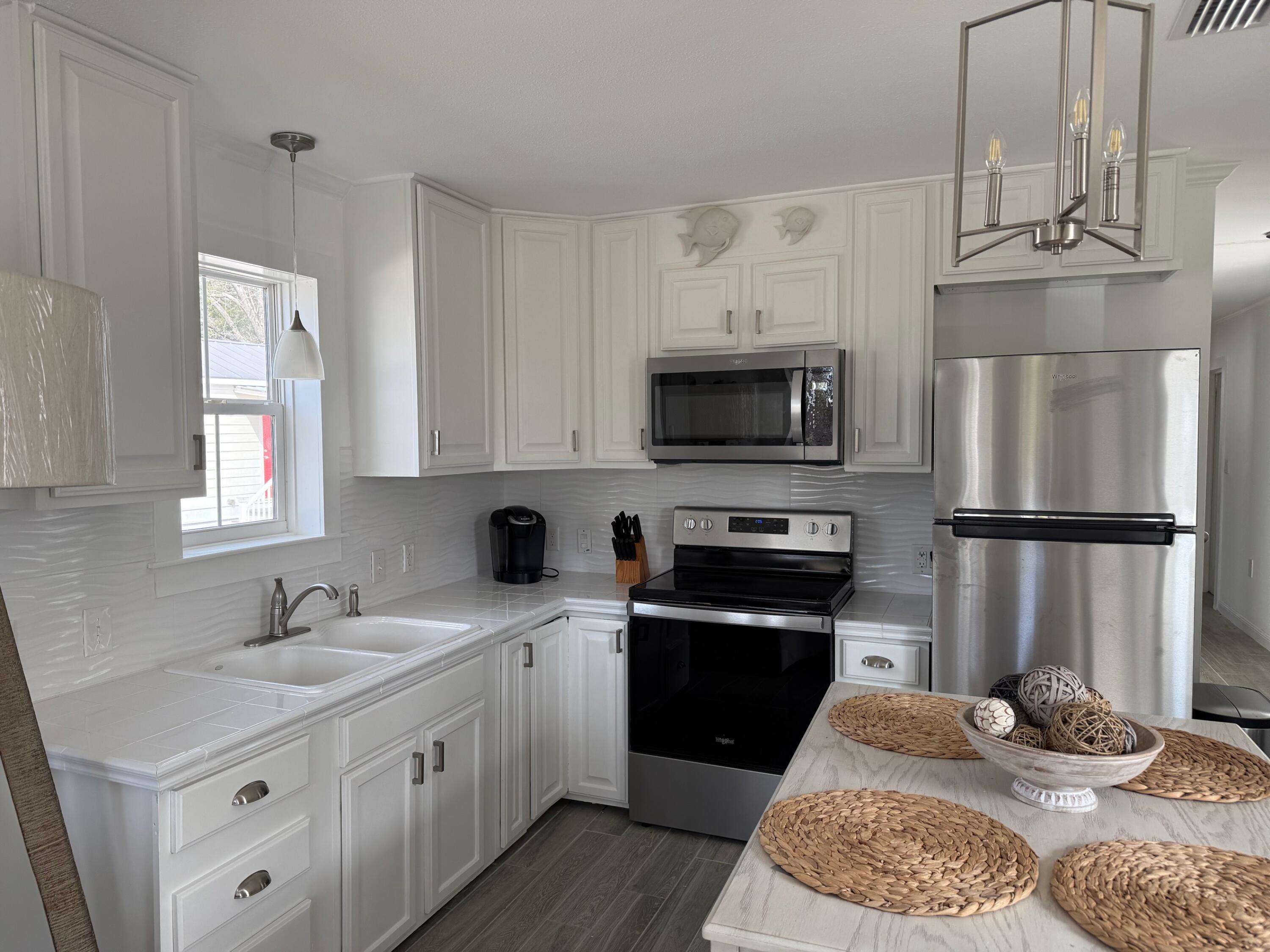 BAY GROVE - Residential Lease