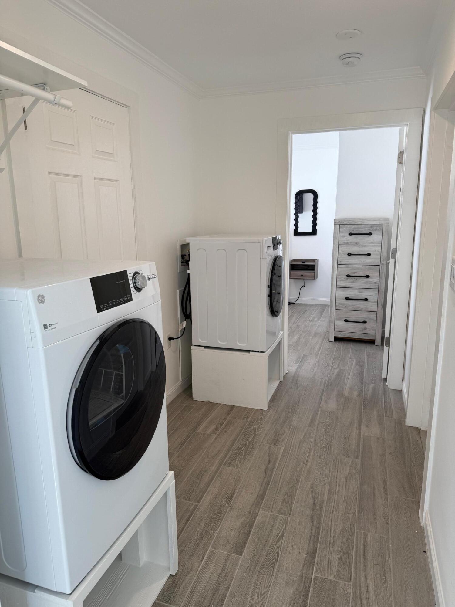 BAY GROVE - Residential Lease