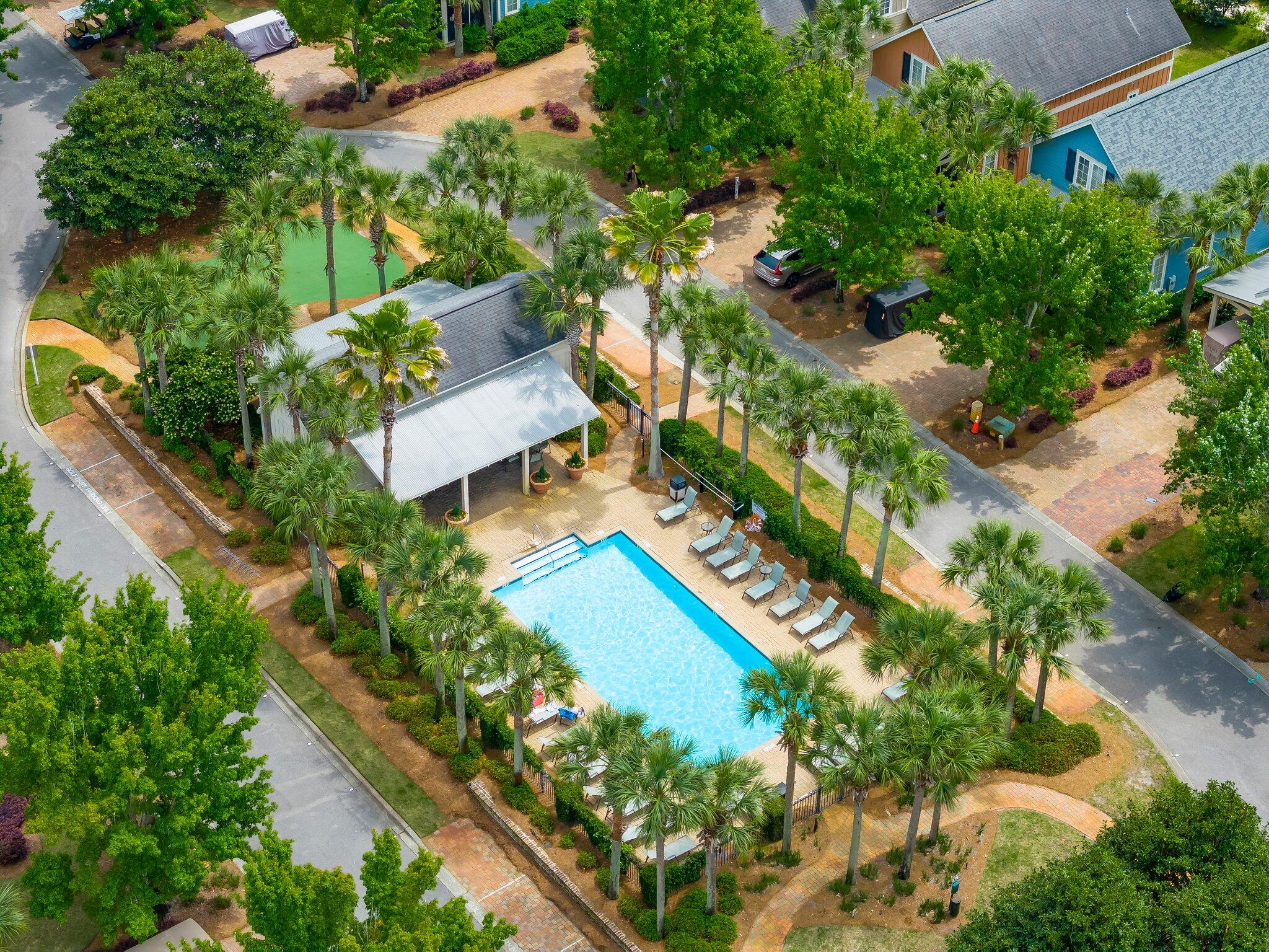 BUNGALOS AT SANDESTIN - Residential