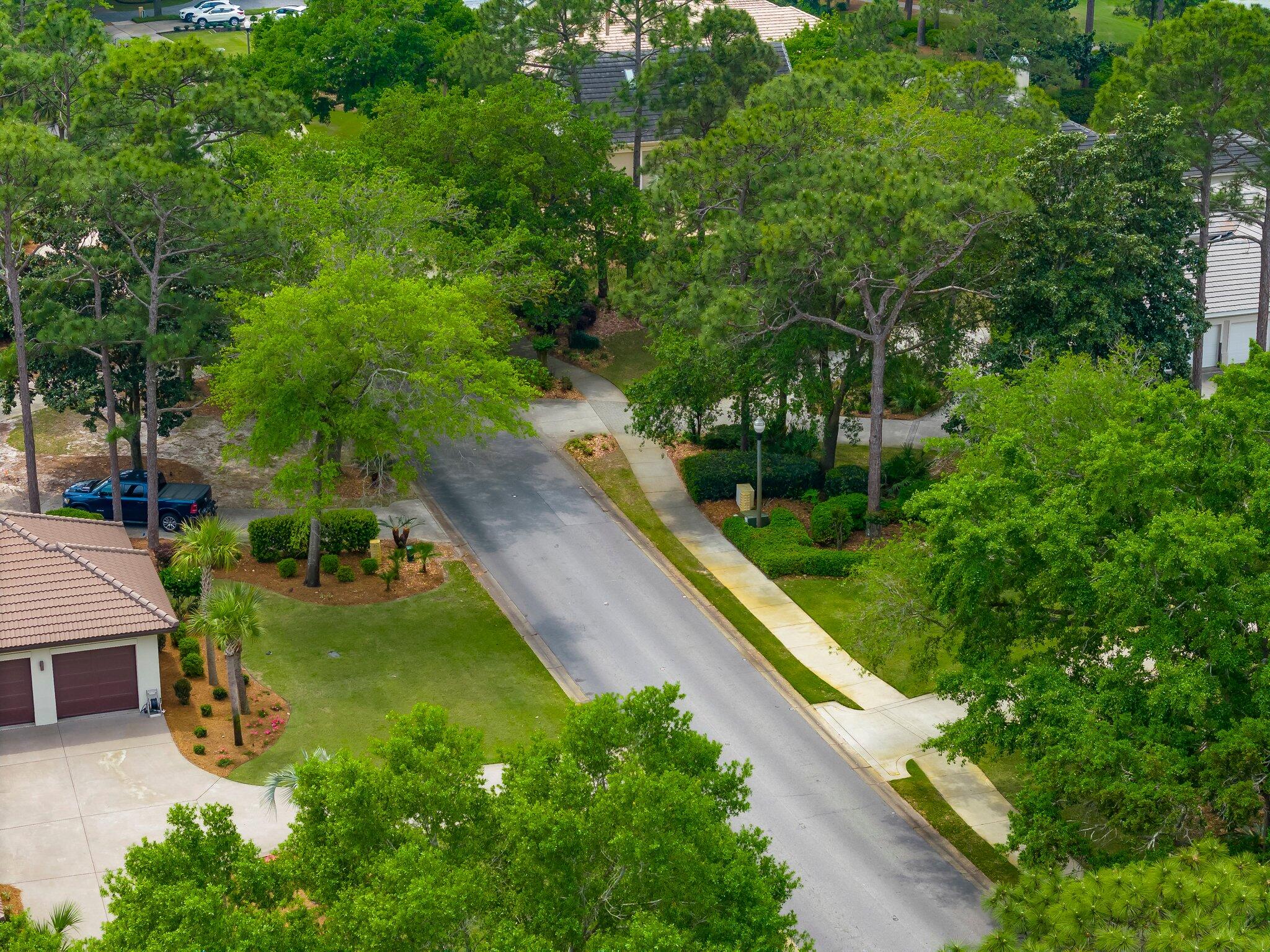 BUNGALOS AT SANDESTIN - Residential