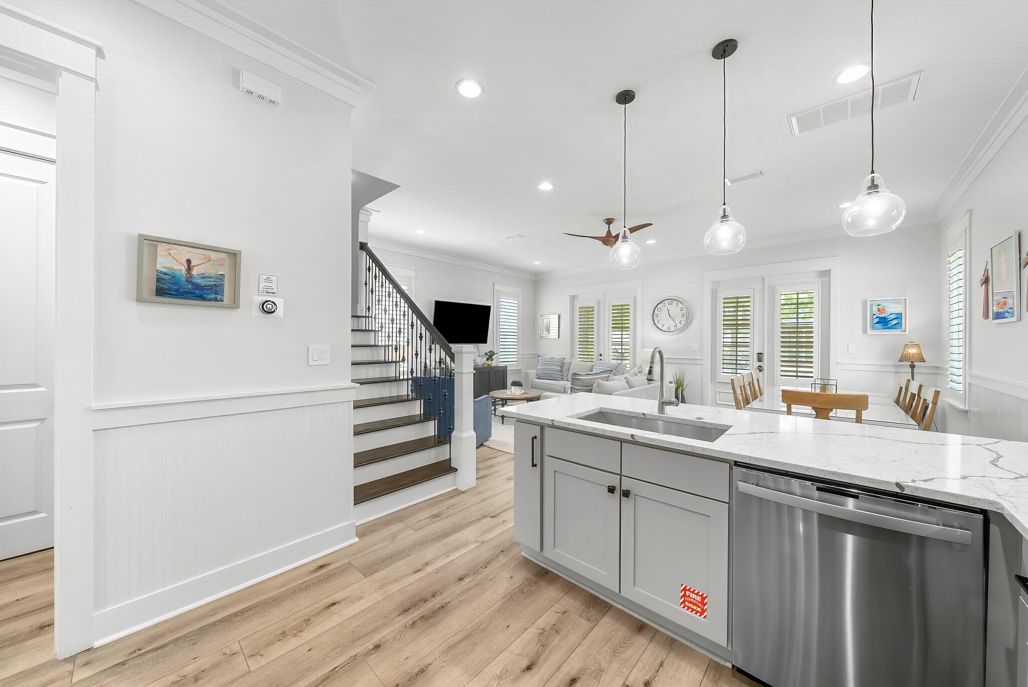 BUNGALOS AT SANDESTIN - Residential