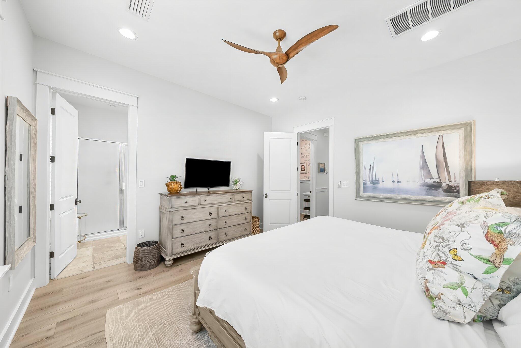 BUNGALOS AT SANDESTIN - Residential